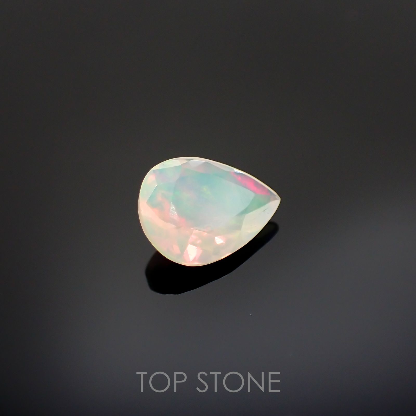 エチオピアオパール(宝石名オパール)エチオピア産 0.71ct 識別済[220114785]9x6.7mm前後
