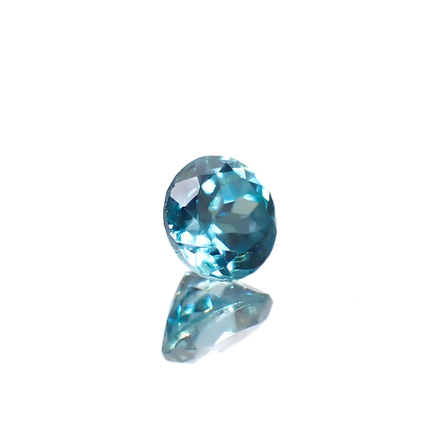 ブルージルコン カンボジア産 0.63ct [241229629]4.6x4.6mm前後