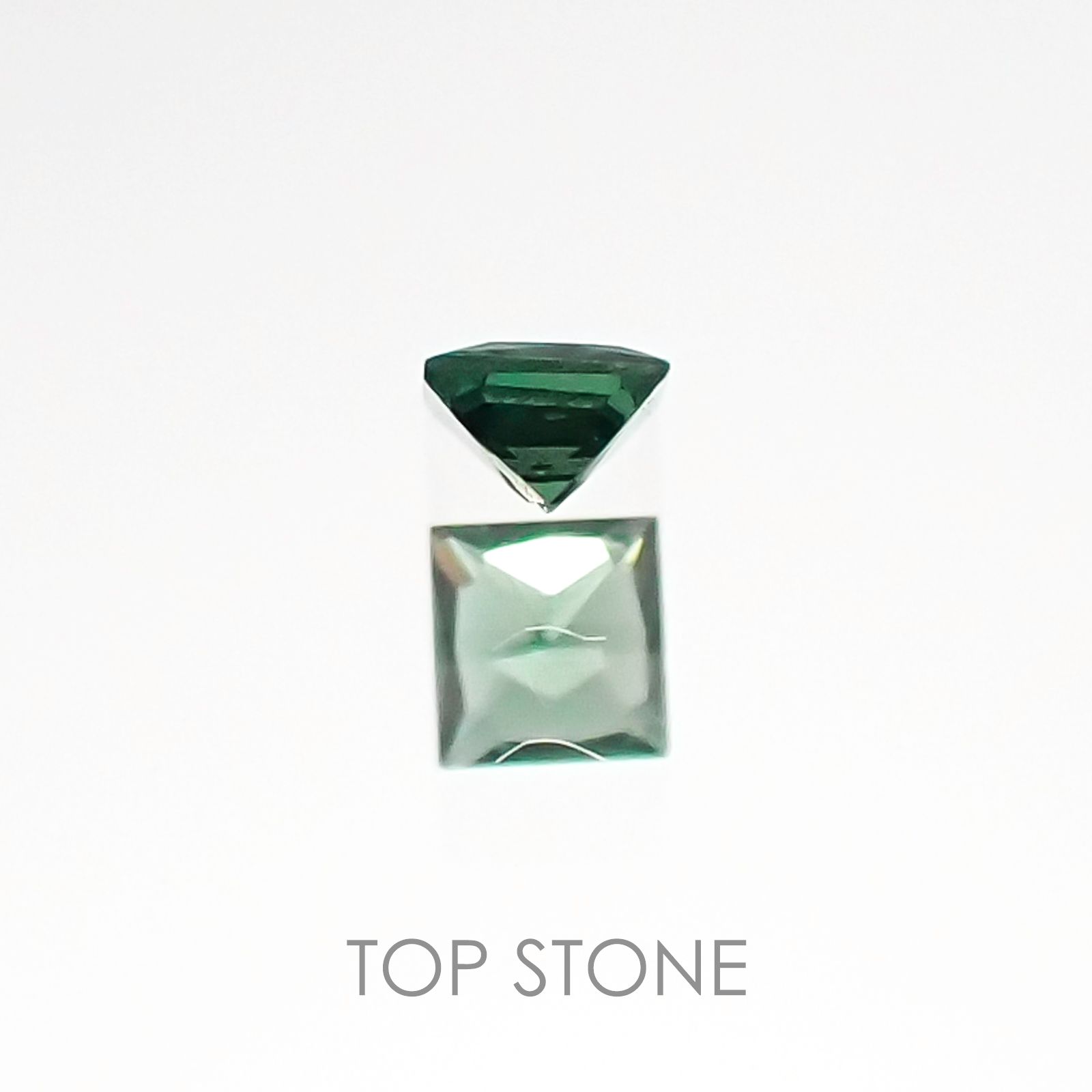◇プリンセスカット◇カラーチェンジガーネット(アレキタイプ) マダガスカル・ベキリー産 ルース 0.038ct[20106619]2×1.9mm前後