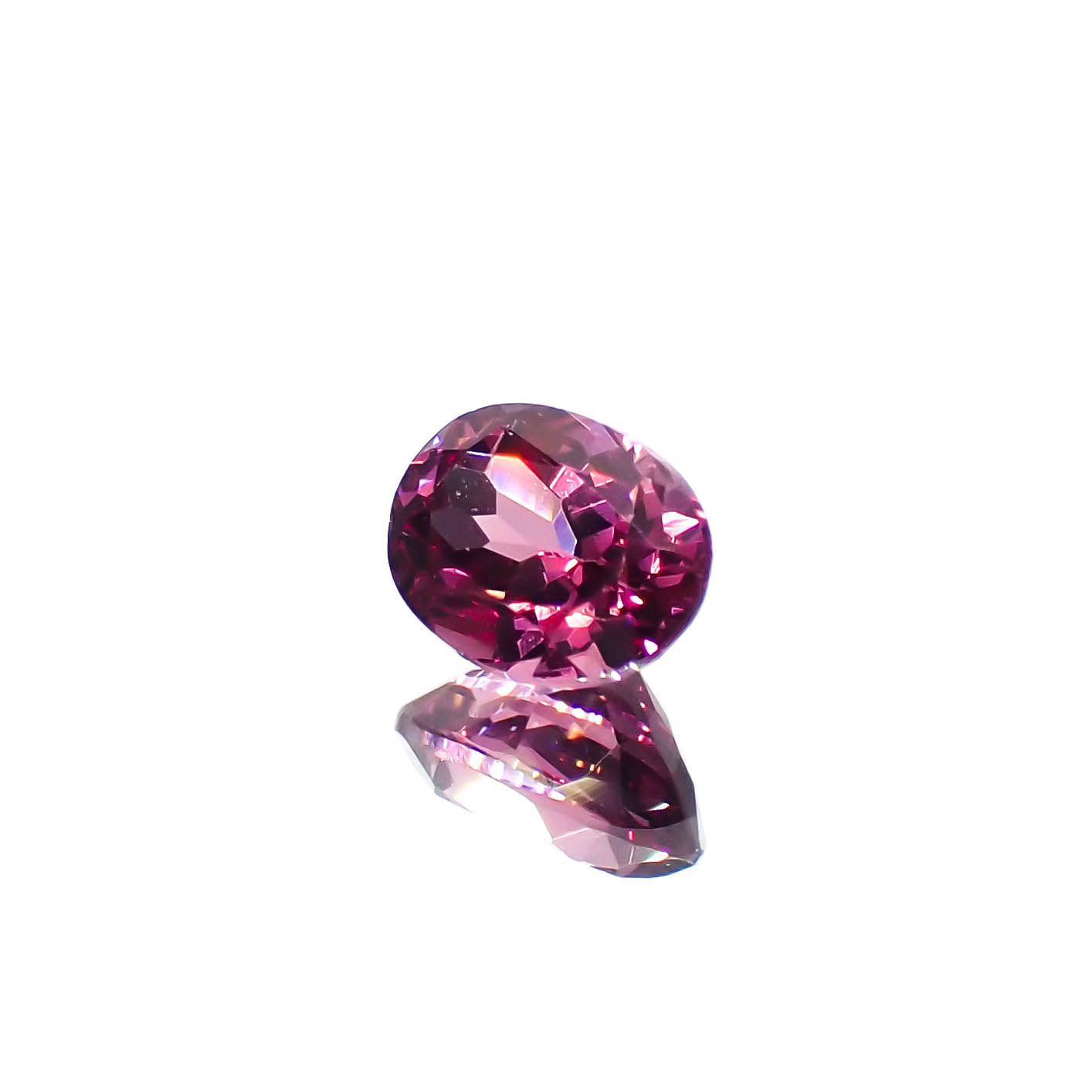 カラーシフトマラヤガーネット(宝石名ガーネット)タンザニア産 0.75ct 識別済[230120276]5.9x4.4mm前後