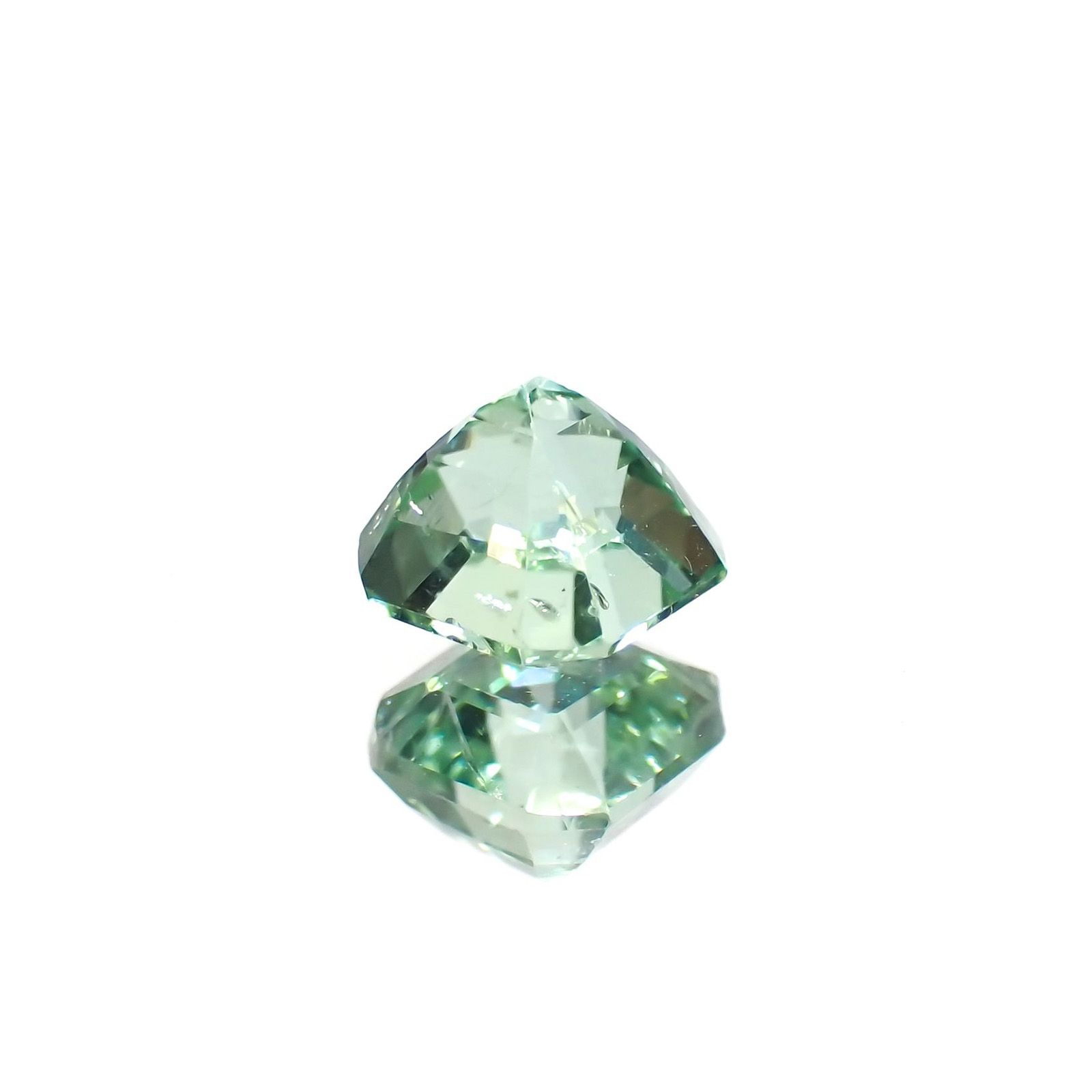 ブルーグリーントルマリン(宝石名トルマリン)アフガニスタン産 識別済 0.78ct / 5.2x5.2mm前後 [221018342]