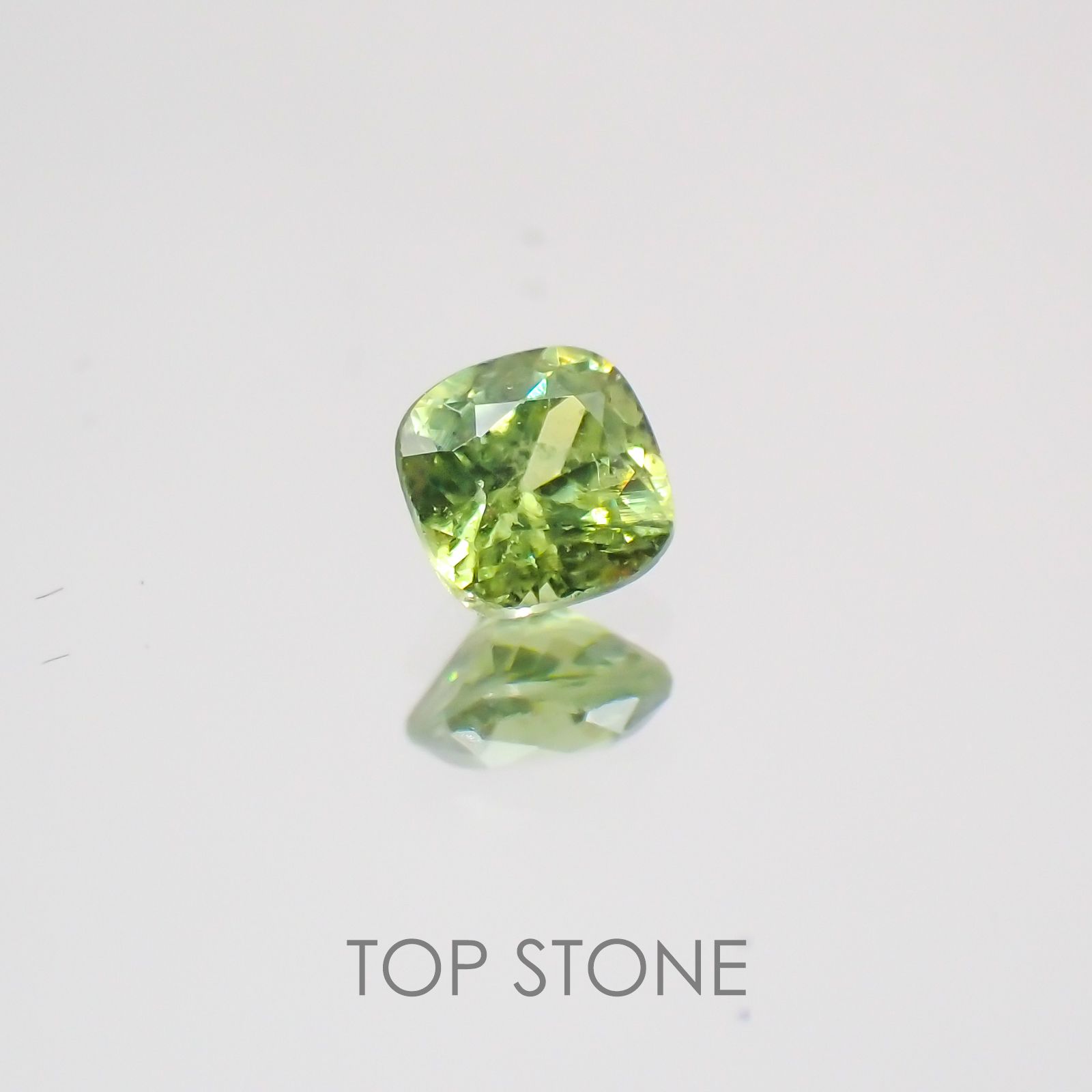 デマントイドガーネット ナミビア産 ルース 0.21ct[21029893]3.2×3.2mm前後