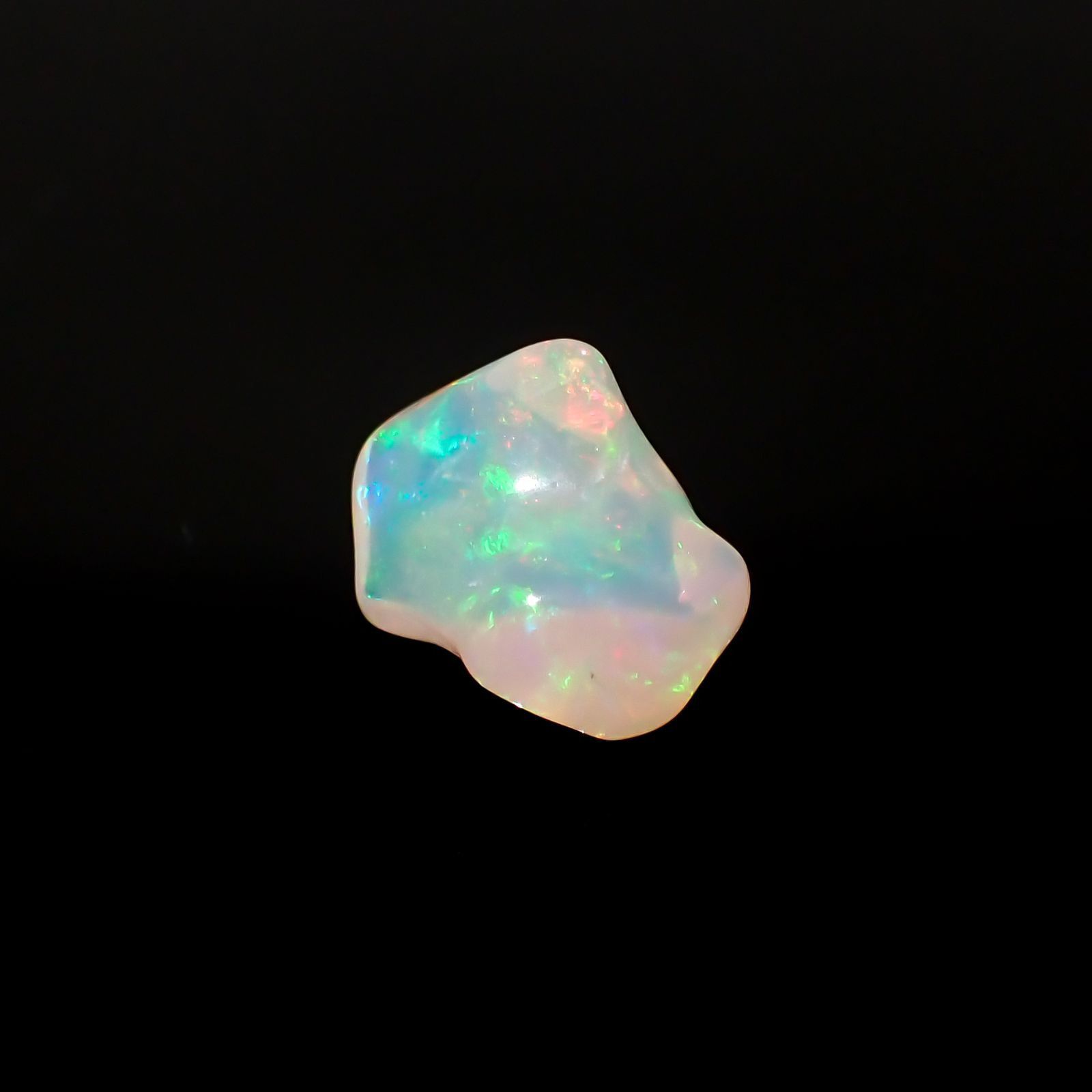 ◇バロック型◇エチオピアオパール(宝石名オパール) エチオピア産 識別済 3.61ct / 13x10mm前後 [260113173]