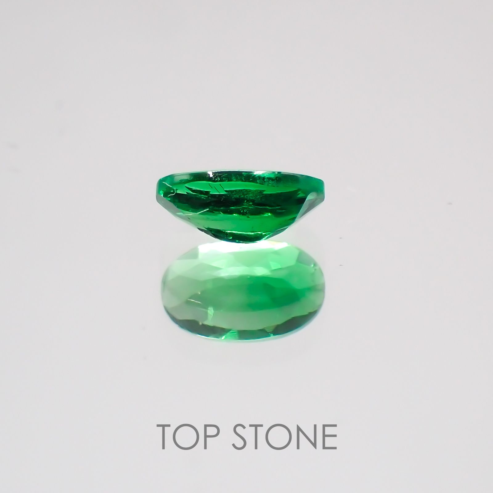 ツァボライト タンザニア産 ルース 0.22ct[21069918]4.8×2.9mm前後