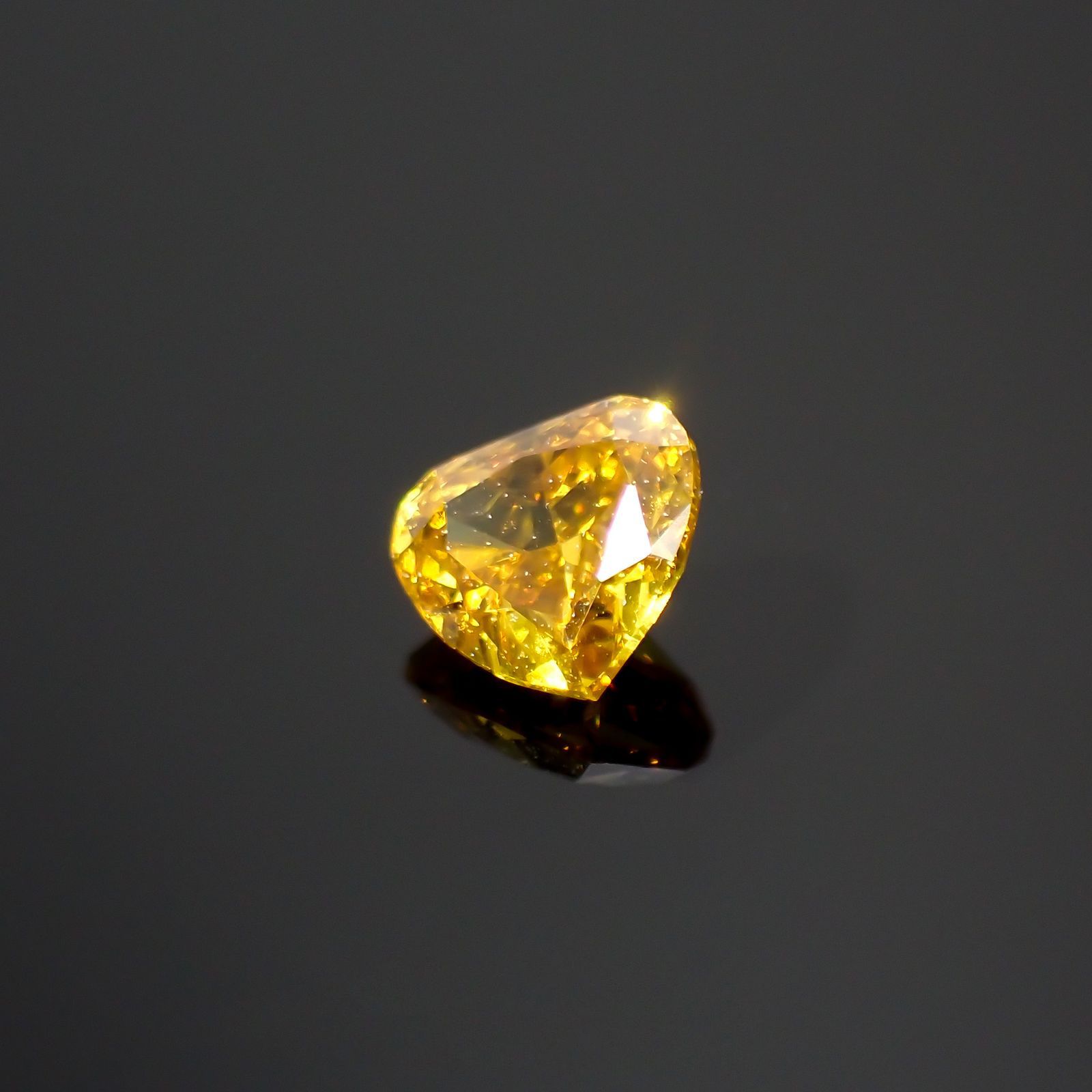 イエローダイヤモンド SI-1 / FANCY DEEP ORANGY YELLOW(宝石名
