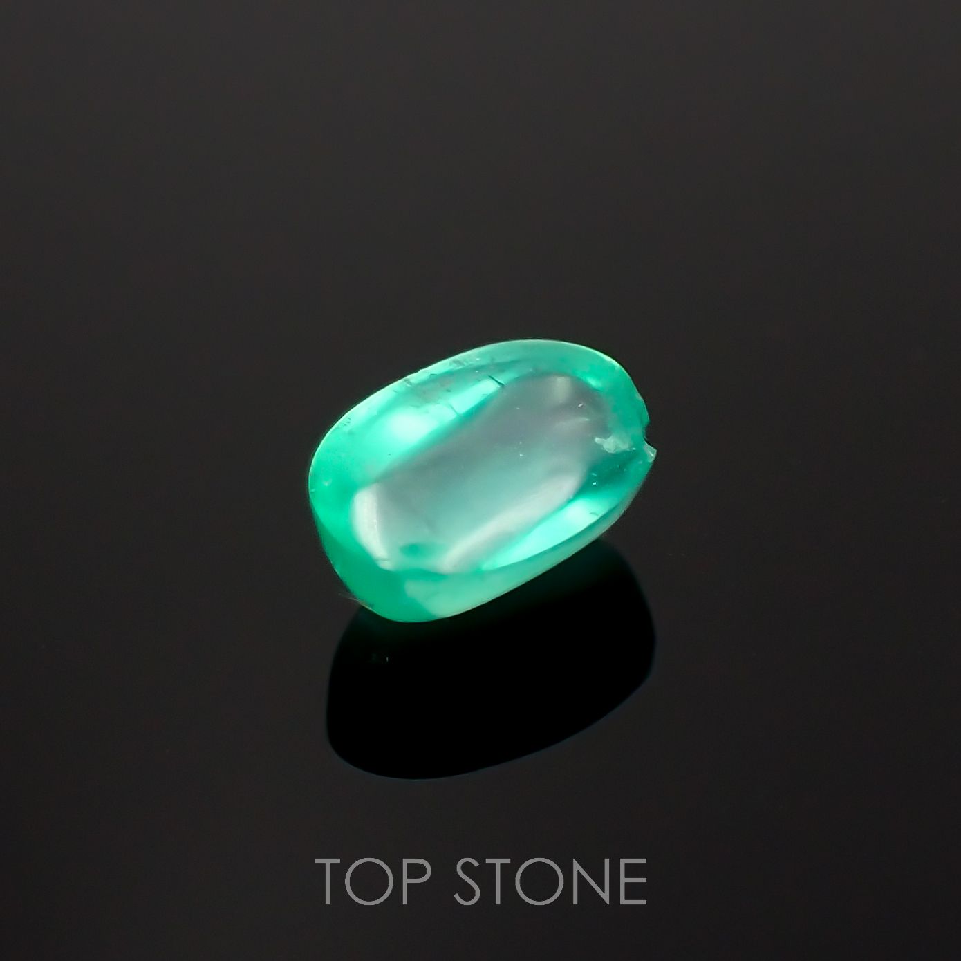 エメラルドキャッツアイ(宝石名エメラルド)コロンビア産 0.58ct 識別済[221018911]6.3x4.4mm前後
