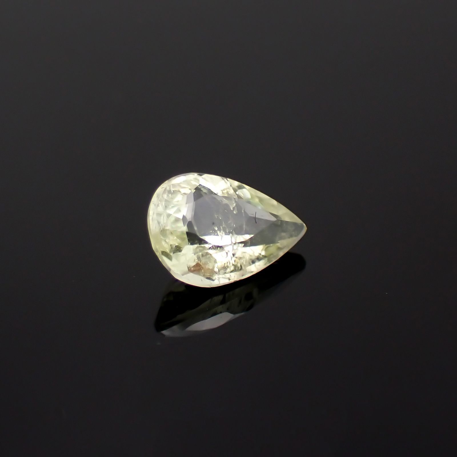 ブラジリアナイト(宝石名ブラジリアナイト)ブラジル産 0.68ct 識別済[230220694]7.3x5mm前後