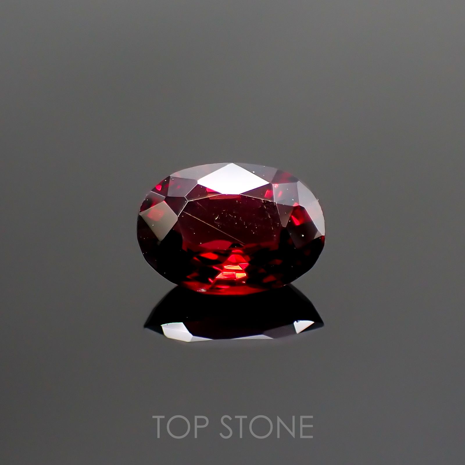 レッドスピネル(宝石名レッド・スピネル) タンザニア産 0.919ct ソ付(彩珠)[20085152]7.1×5.1mm前後