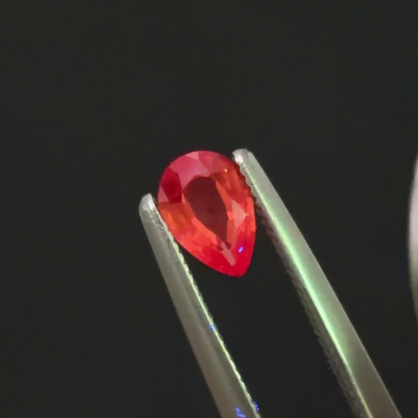 オレンジスピネル タンザニア産 0.39ct / 5.7x3.8mm前後 [250530341