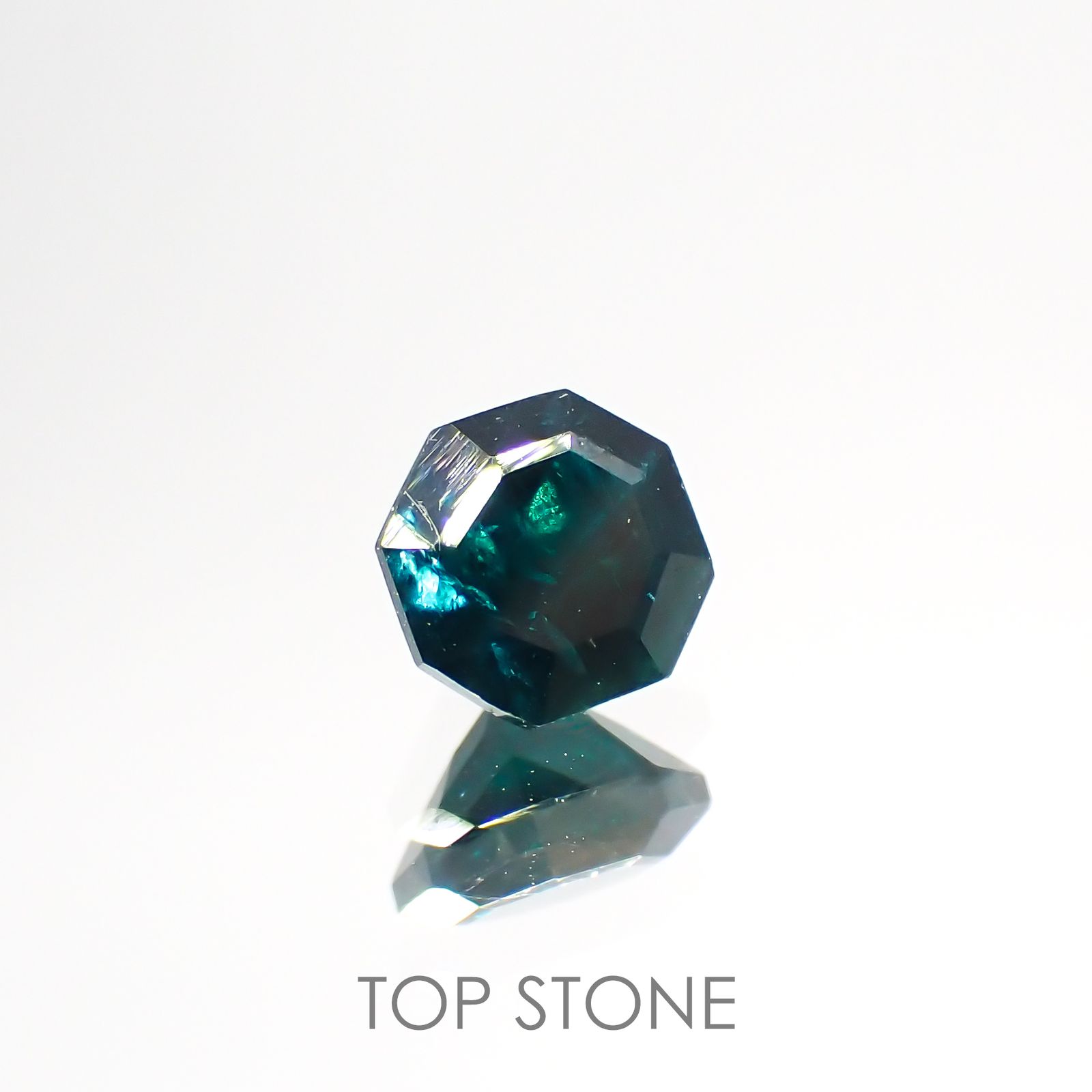 ◇オクタゴンカット◇グランディディエライト(宝石名グランディディエライト) マダガスカル産 0.57ct 識別済[210813064]5×5mm前後