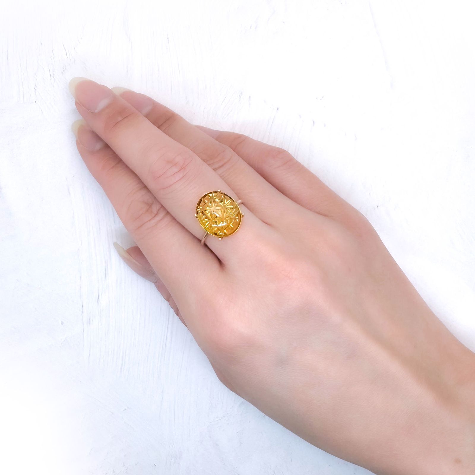 ◇甲州貴石切子Plus Three◇シトリン ブラジル産 5.69ct / 14x12mm前後 [251231456]