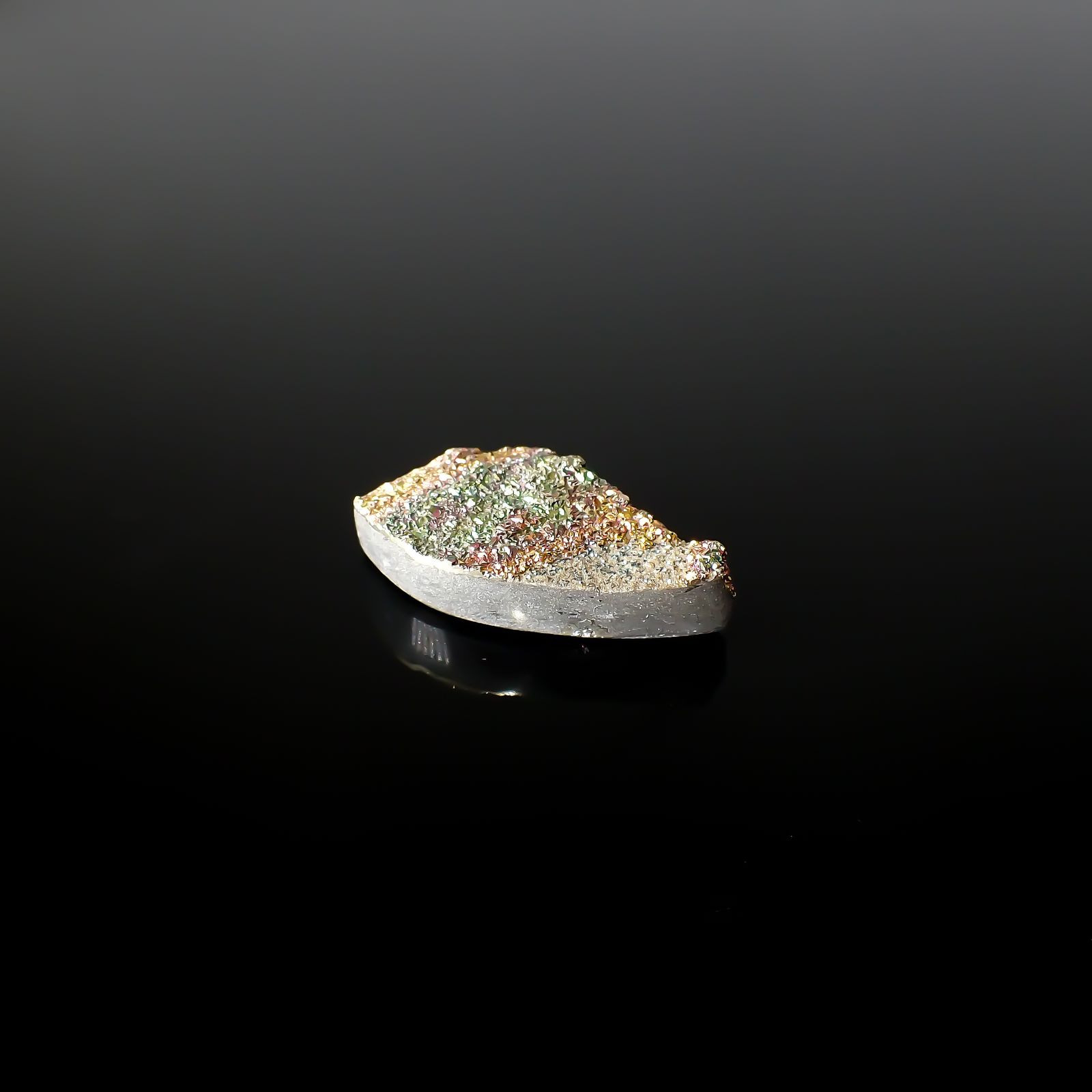 ◇フリーフォーム◇レインボーパイライト 原石 ロシア産 14.69ct[240326428]24.5x12.9mm前後