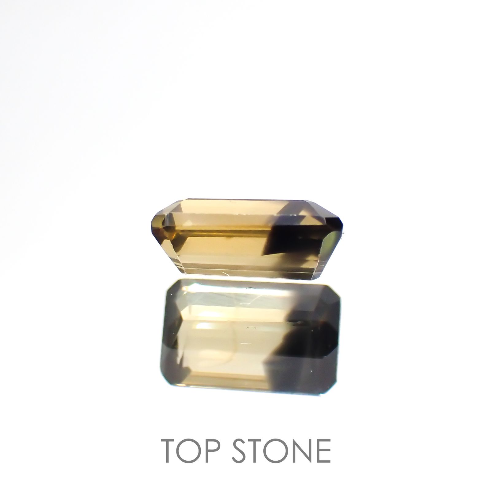 バイカラークリソベリル(宝石名バイカラー・クリソベリル)マダガスカル産 0.79ct 識別済[220114195]6.4x4mm前後