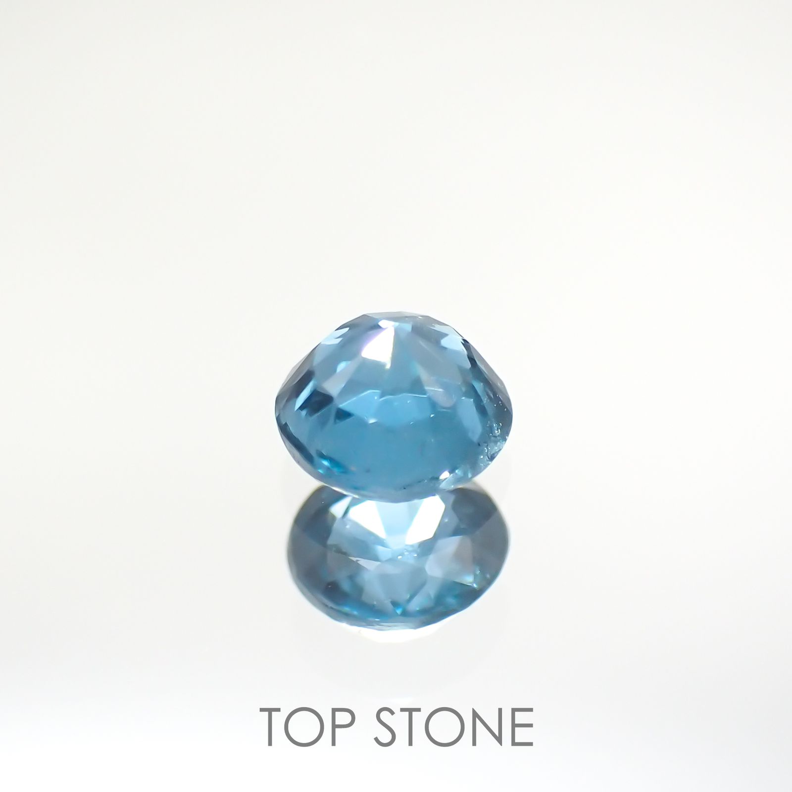 オーシャンブルーカイヤナイト インド産 ルース 0.38ct[210812362]4.1×4.1mm前後
