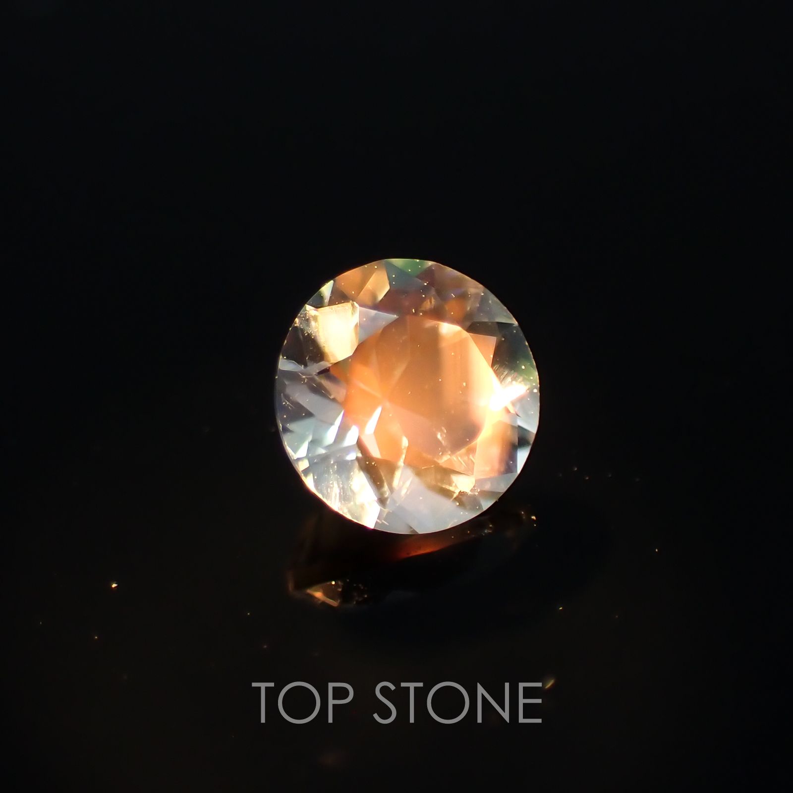 レインボームーンストーン(アンデシンラブラドライト) マダガスカル産 ルース 0.33ct[210310259]4.5×4.5mm前後