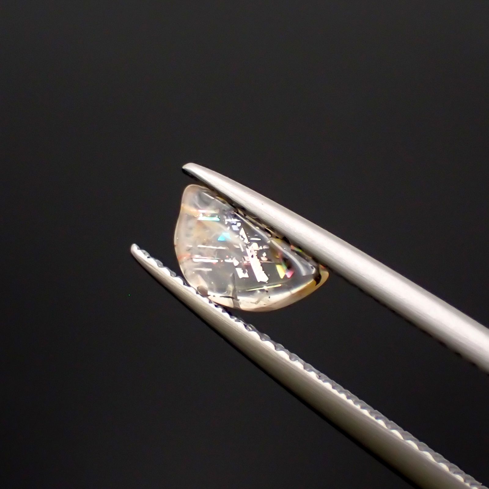 ◇フリーフォーム◇レインボーラティスサンストーン オーストラリア産 0.78ct[230220762]4.2x8.3mm前後
