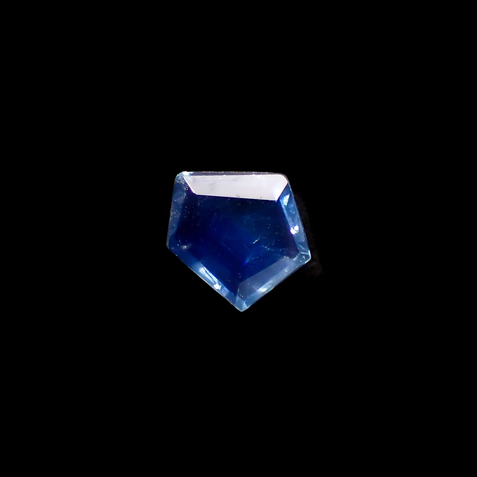 ◇カスタムカット◇サファイア(宝石名サファイア)マダガスカル産 0.55ct 識別済[231225185]5.7x5.9mm前後