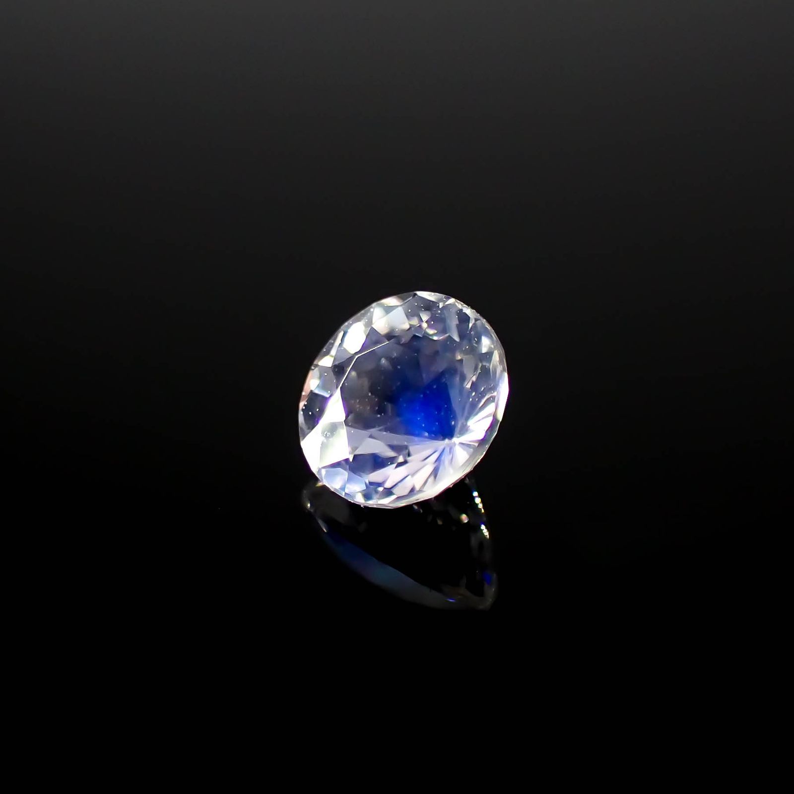 レインボームーンストーン ザンビア産 0.33ct[240326918]4.5x4.4mm前後