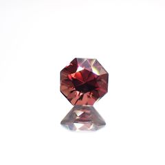 ◇オクタゴンカット◇レッドジルコン(宝石名ジルコン)スリランカ/カンボジア産 0.84ct 識別済[220114933]5x4.9mm前後