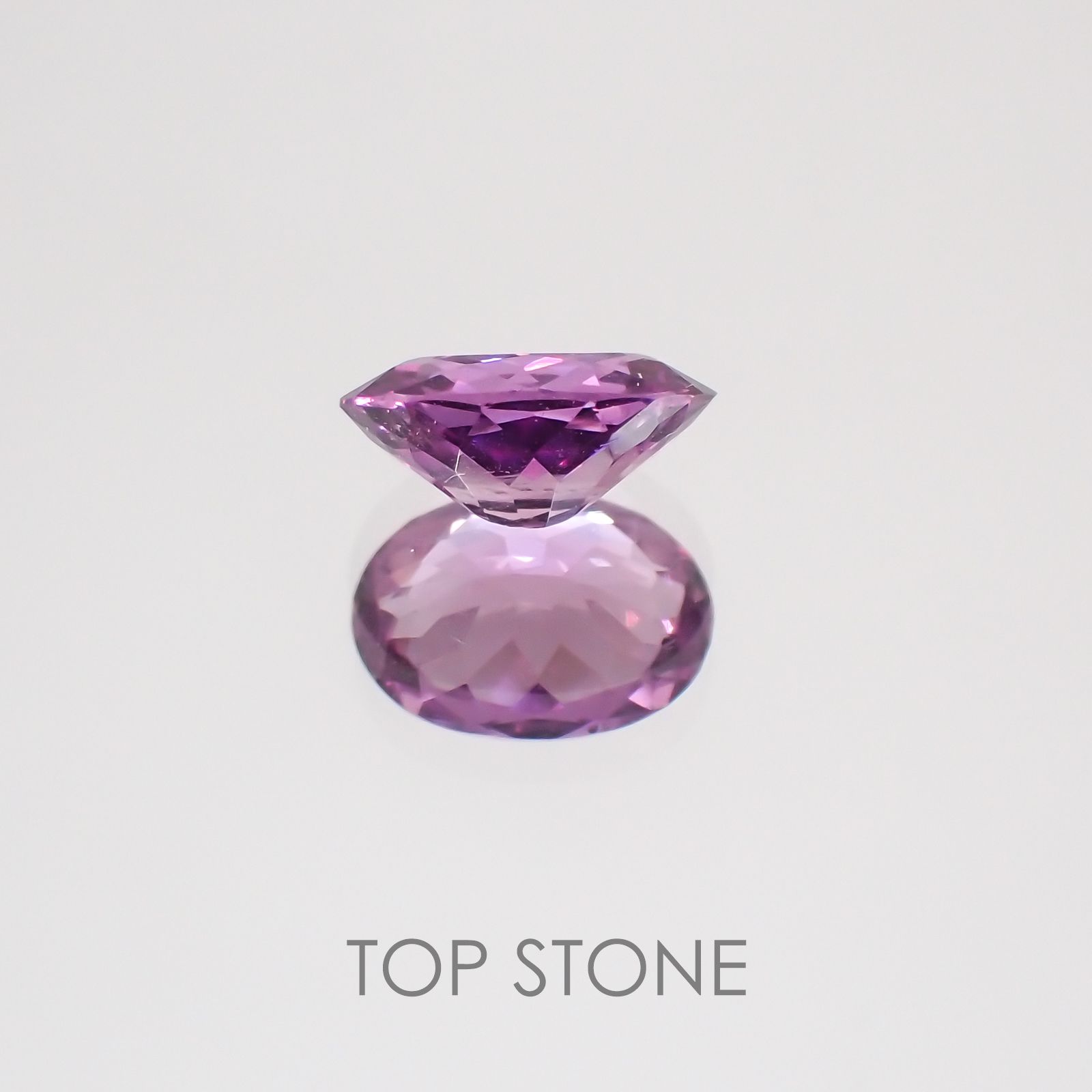 バイオレットサファイア非加熱(宝石名バイオレット・サファイア) マダガスカル産 0.75ct 識別済[21019212]6.6×4.8mm前後