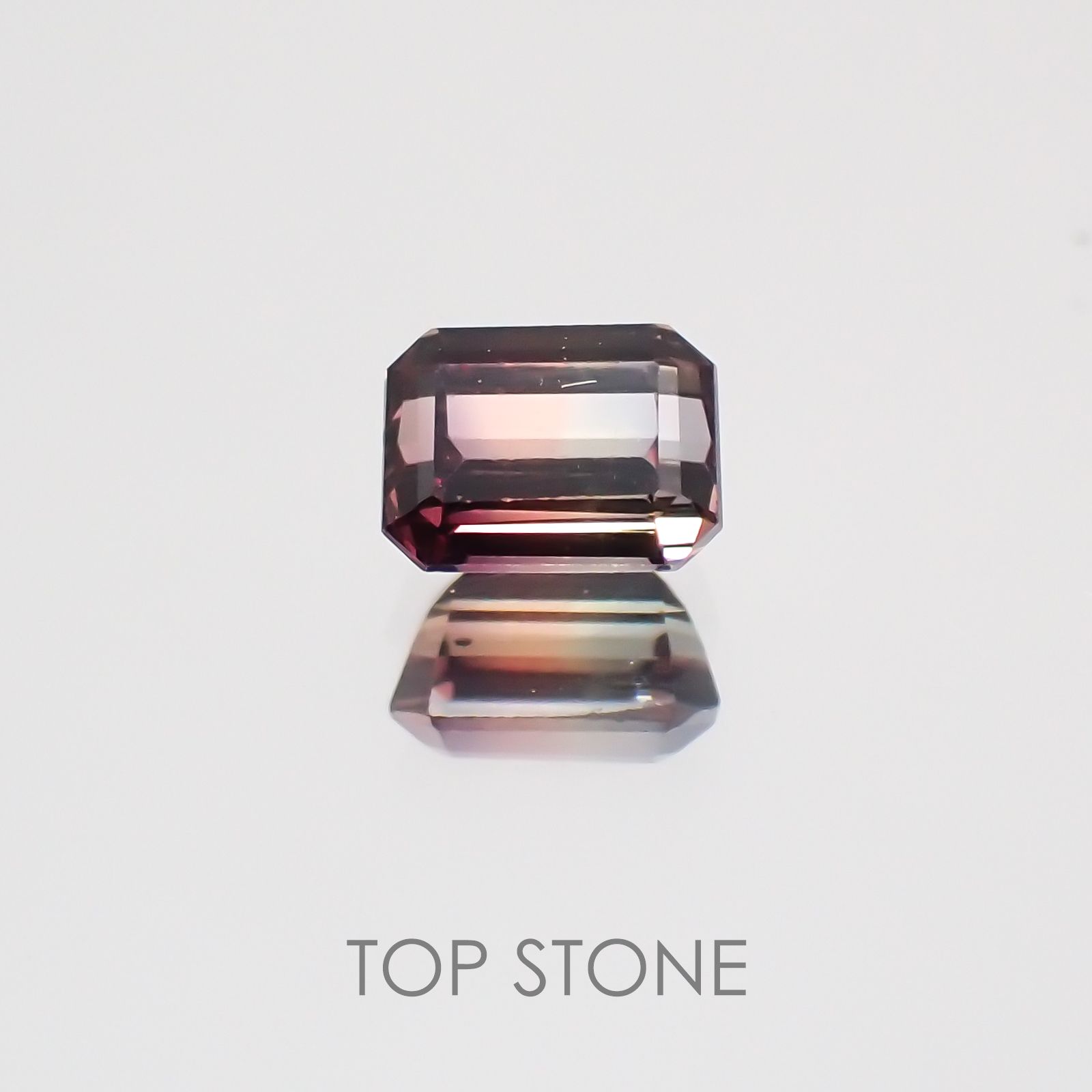 バイカラーサファイア(宝石名バイカラー・サファイア) タンザニア産 0.24ct 識別済[21069743]3.7×2.9mm前後