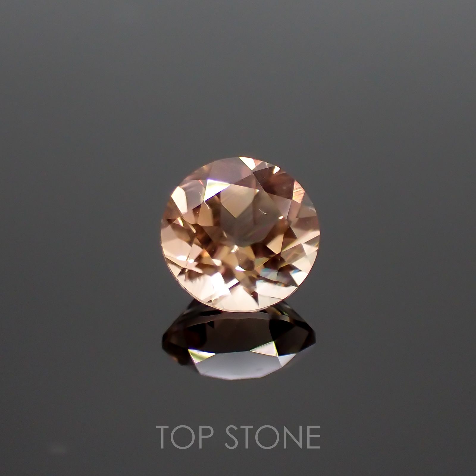 オレゴンサンストーン(宝石名ラブラドライト) アメリカ・オレゴン州産 0.77ct 識別済[21018886]5.9×5.9mm前後