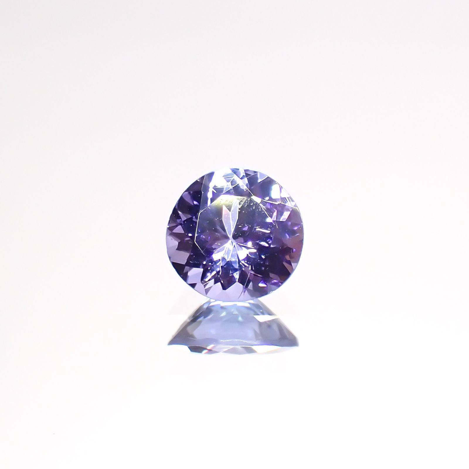 タンザナイト(宝石名タンザナイト)タンザニア産 0.67ct 識別済[220516040]5.9x5.9mm前後