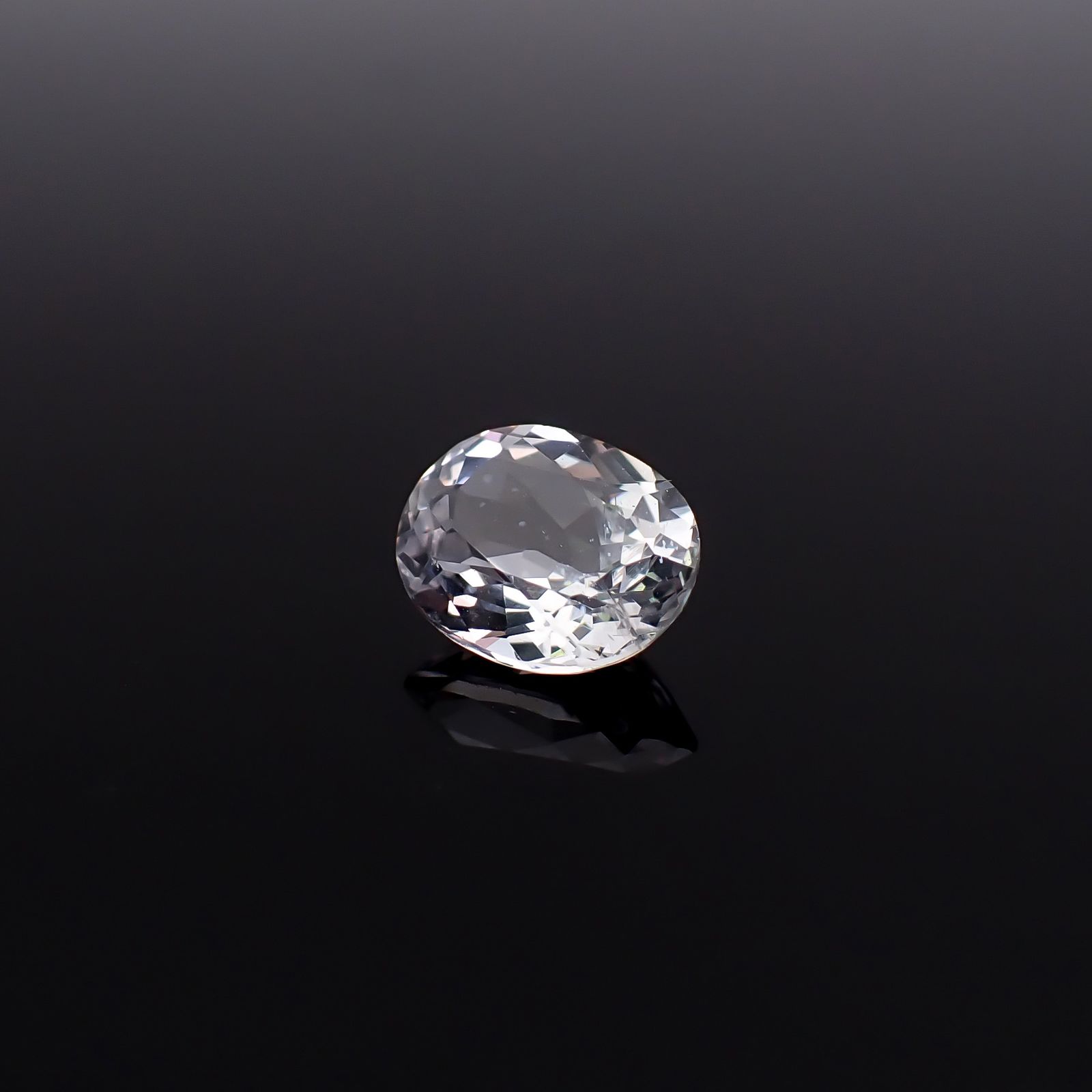 シルバーアパタイト フルオレッセンス アフリカ産 識別済 1.33ct / 7.9x6.2mm前後 [260632511]