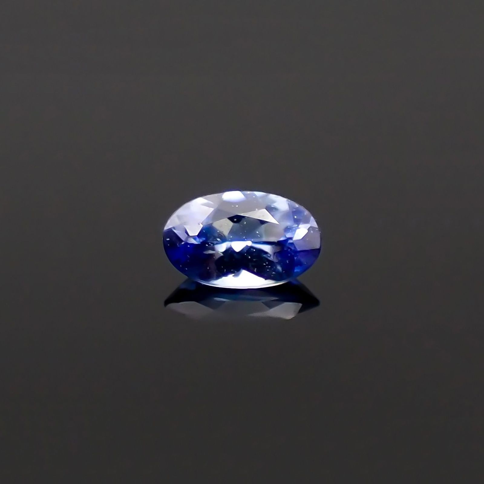 ベニトアイト アメリカ・カリフォルニア州産 0.059ct / 3x1.9mm前後 [260523200]