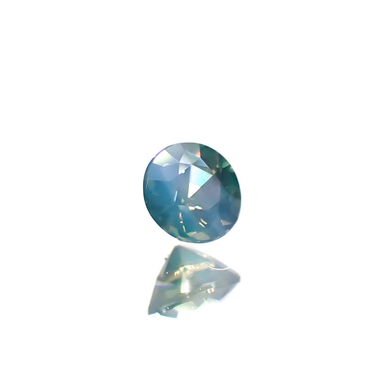 アレキサンドライトキャッツアイ ブラジル・ミナスジェライス州ヘマチタ鉱山産 0.076ct[240929039]2.4x2.4mm前後
