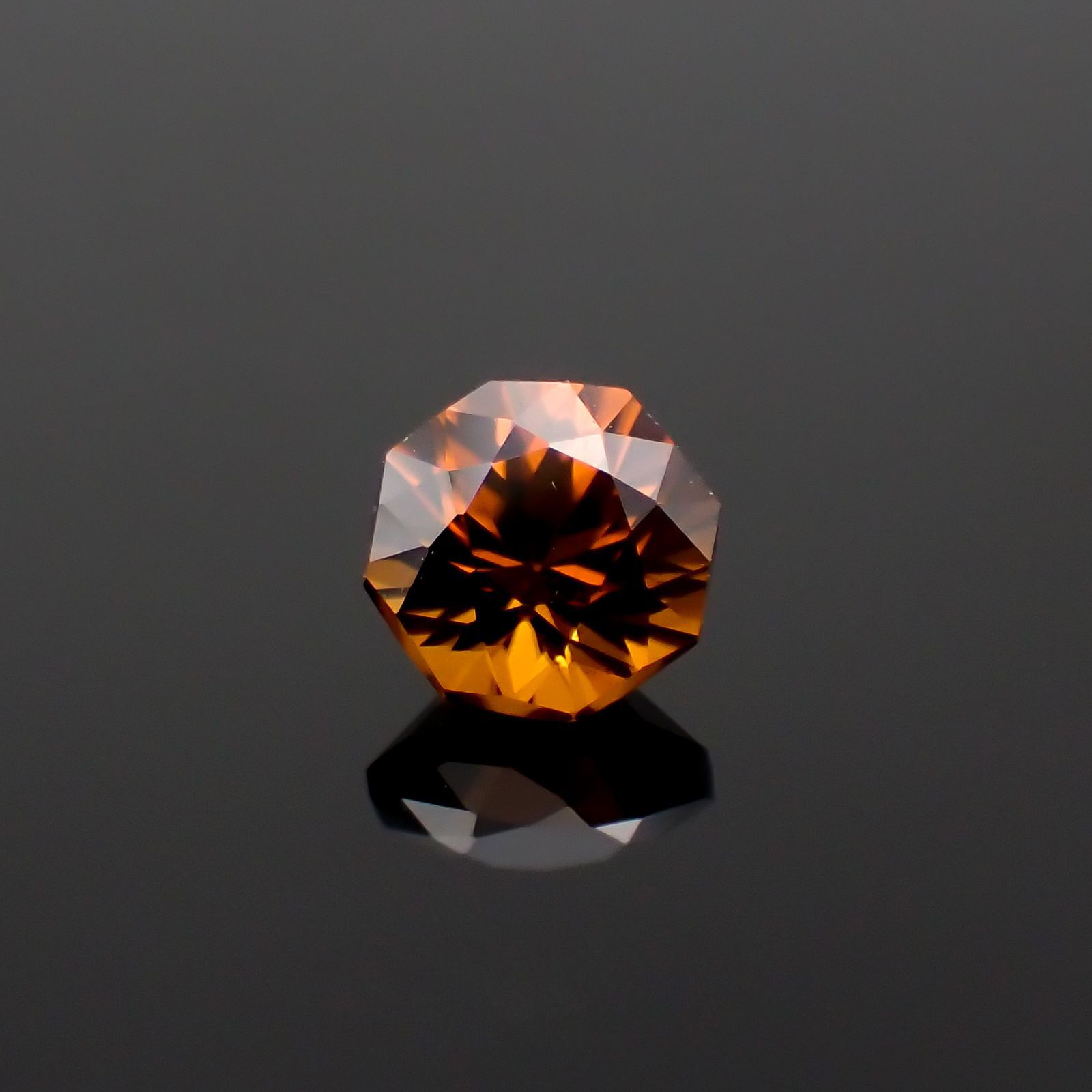 ◇オクタゴンカット◇オレンジジルコン(宝石名ジルコン)スリランカ/カンボジア産 0.83ct 識別済[230220704]4.9x4.8mm前後