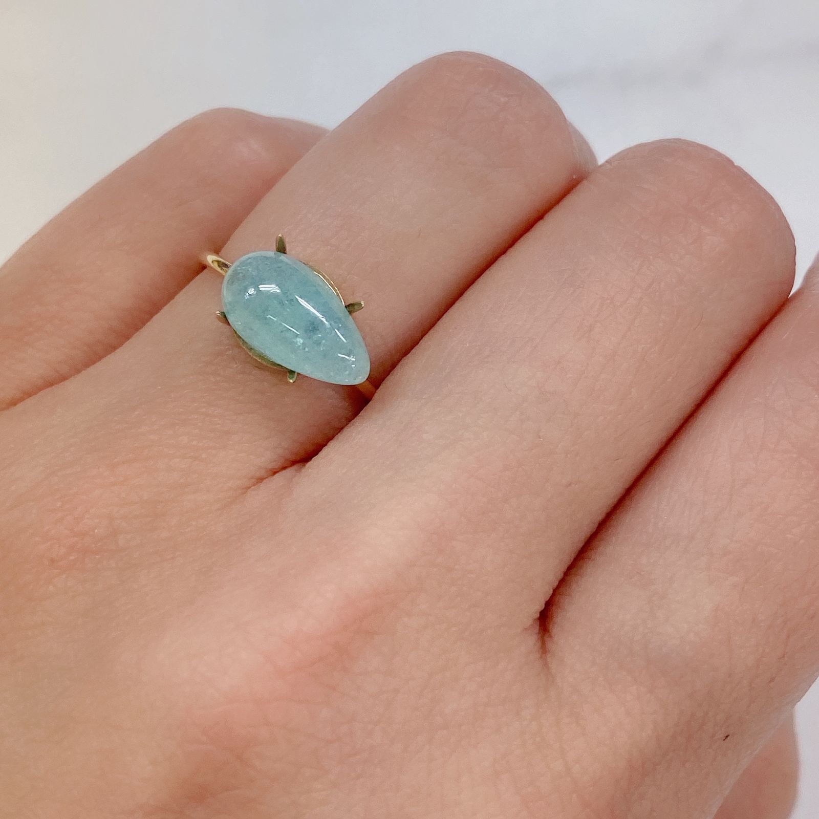パライバトルマリン(宝石名トルマリン/別名パライバ・トルマリン) モザンビーク産 2.83ct 識別済[21029495]11.8×6.5mm前後
