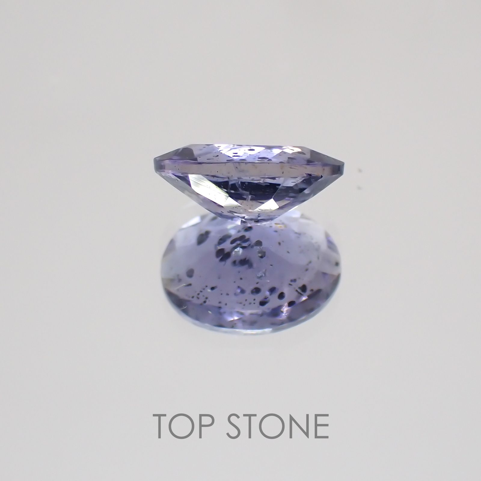 アイオライトサンストーン インド・ブラジル産 ルース 0.85ct[21019195]7.9×6mm前後