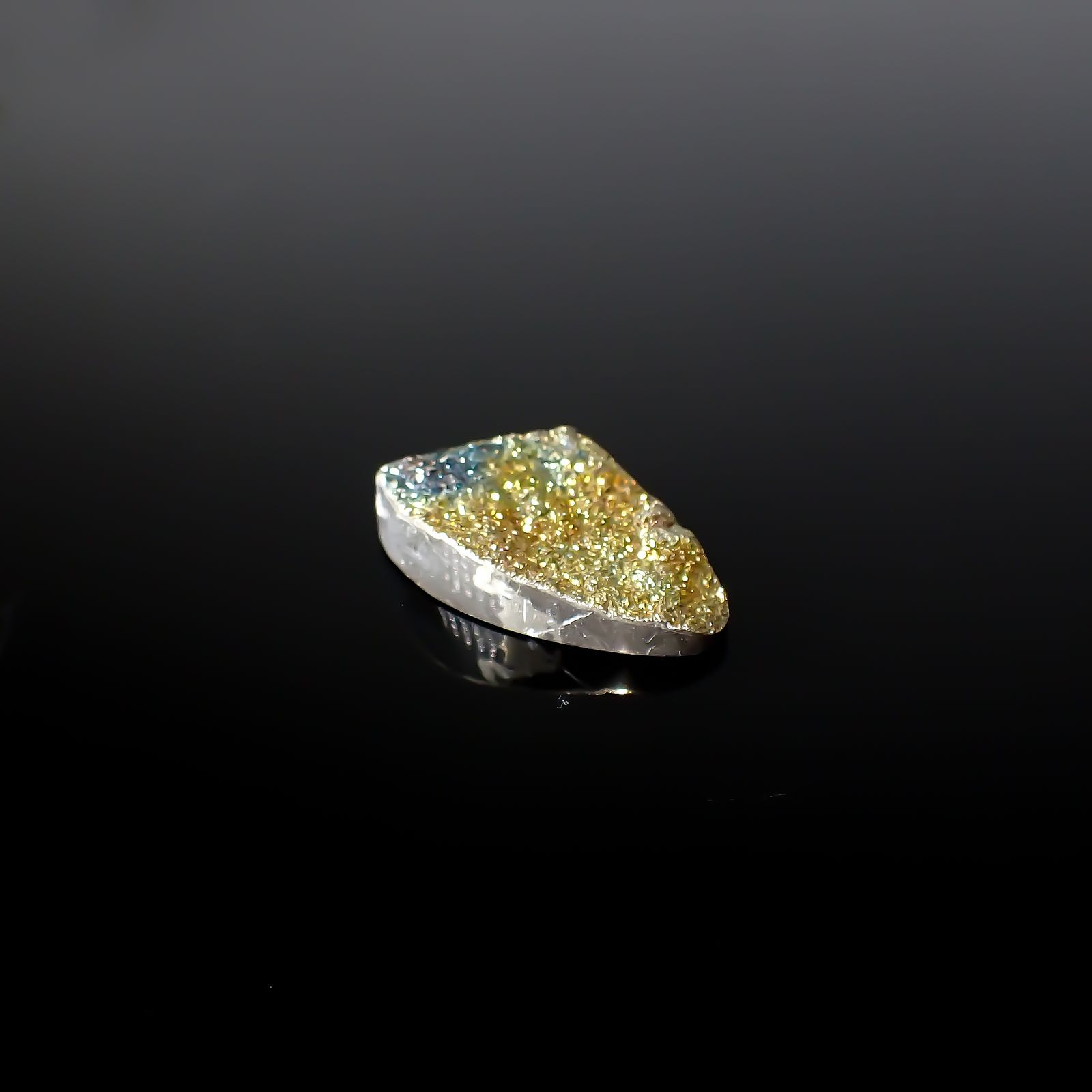 ◇フリーフォーム◇レインボーパイライト 原石 ロシア産 12.88ct[240326427]23.9x13.4mm前後