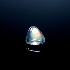 ◇バフトップカット◇レインボームーンストーン(宝石名ラブラドライト)マダガスカル産 ソ付(彩珠) 1.139ct / 6.2x7.2mm前後 [250931034]