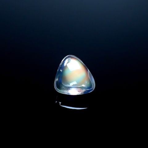 ◇バフトップカット◇レインボームーンストーン(宝石名ラブラドライト)マダガスカル産 ソ付(彩珠) 1.139ct / 6.2x7.2mm前後 [250931034]