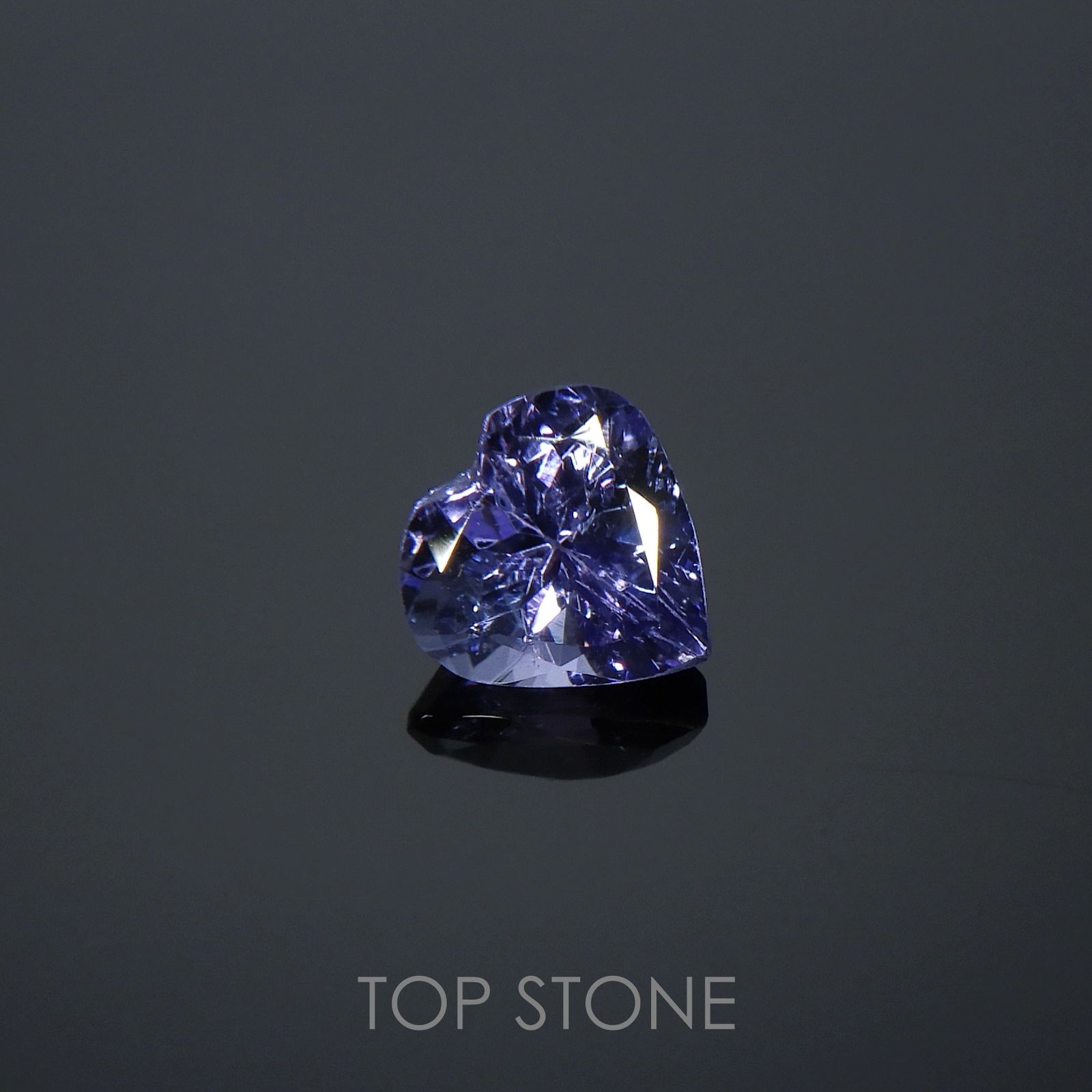 タンザナイト(宝石名タンザナイト)タンザニア産 0.51ct 識別済[220516048]5.1x5.1mm前後