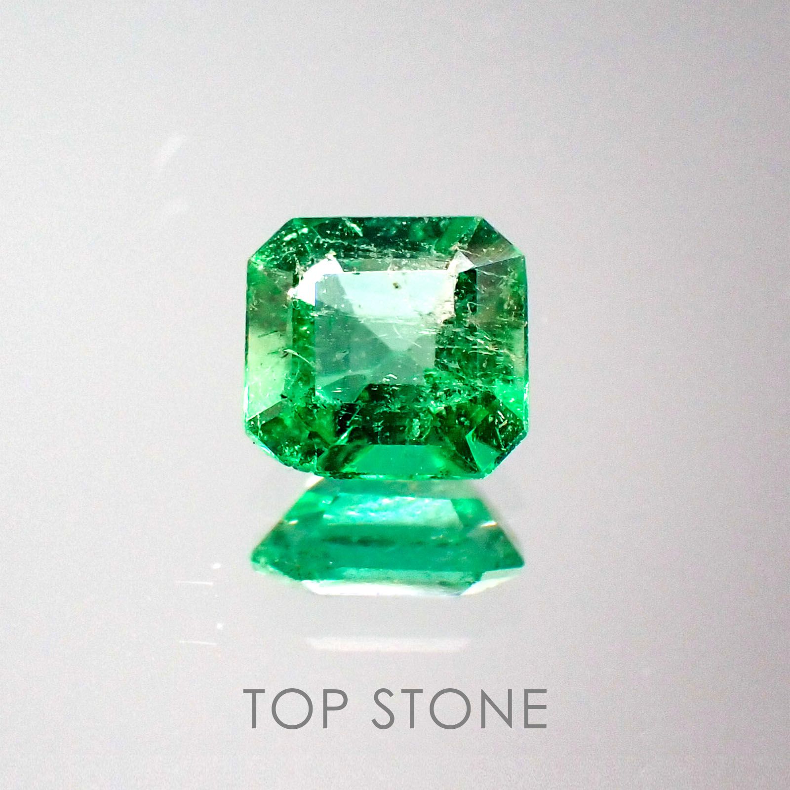 エメラルド コロンビア産 ルース 0.22ct[20042281]4.1×3.9mm前後