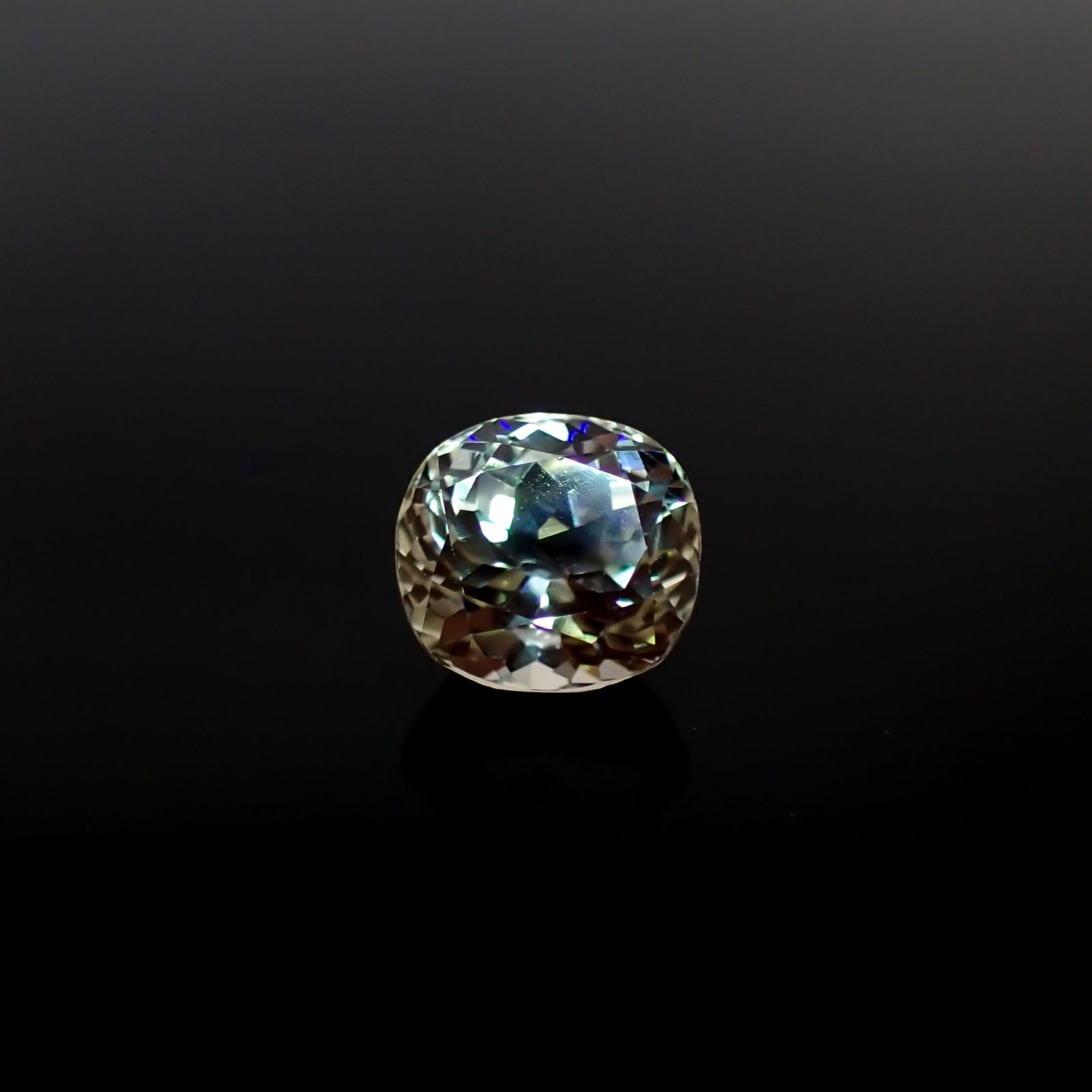 イエロースポジュミン(宝石名スポジュミン)アフガニスタン産 4.04ct 識別済[231225007]9.2x8.5mm前後