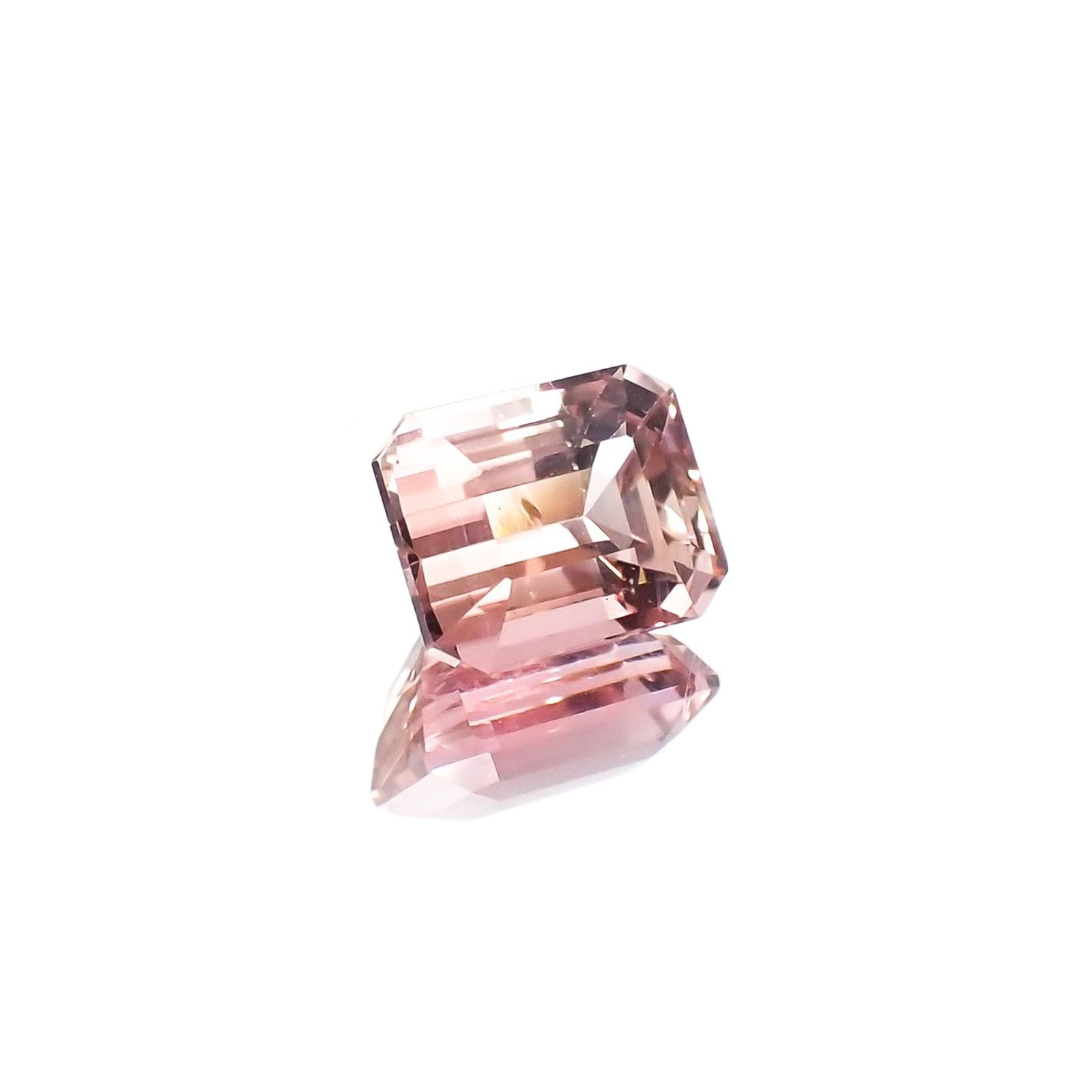ピンクトルマリン(宝石名ピンク・トルマリン) ルワンダ産 1.170ct ソ付(彩珠)[250711592]6.6×5.3mm前後