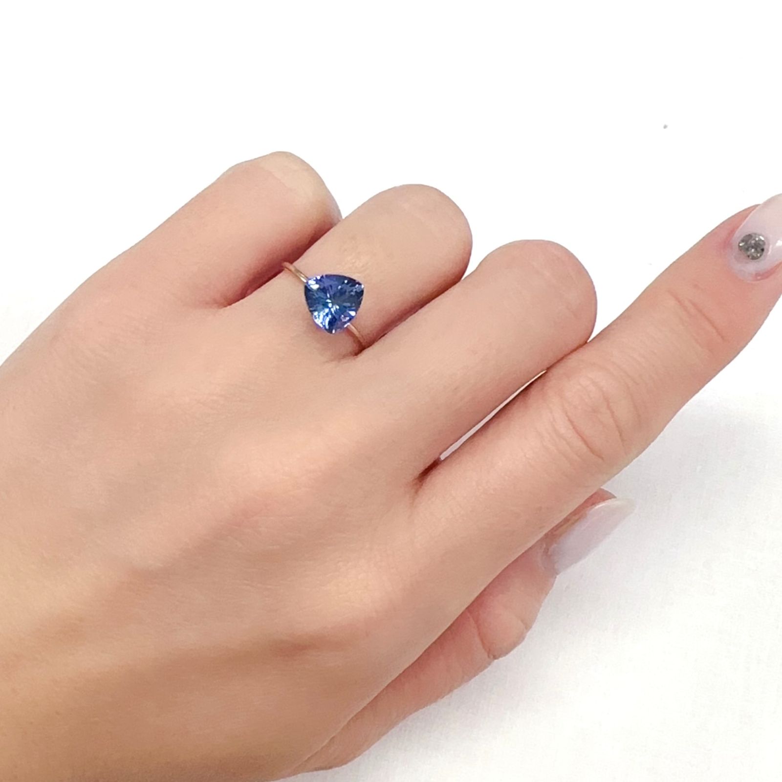 バイカラータンザナイト(宝石名タンザナイト)タンザニア産 1.96ct 識別済[231224811]7.8x7.8mm前後