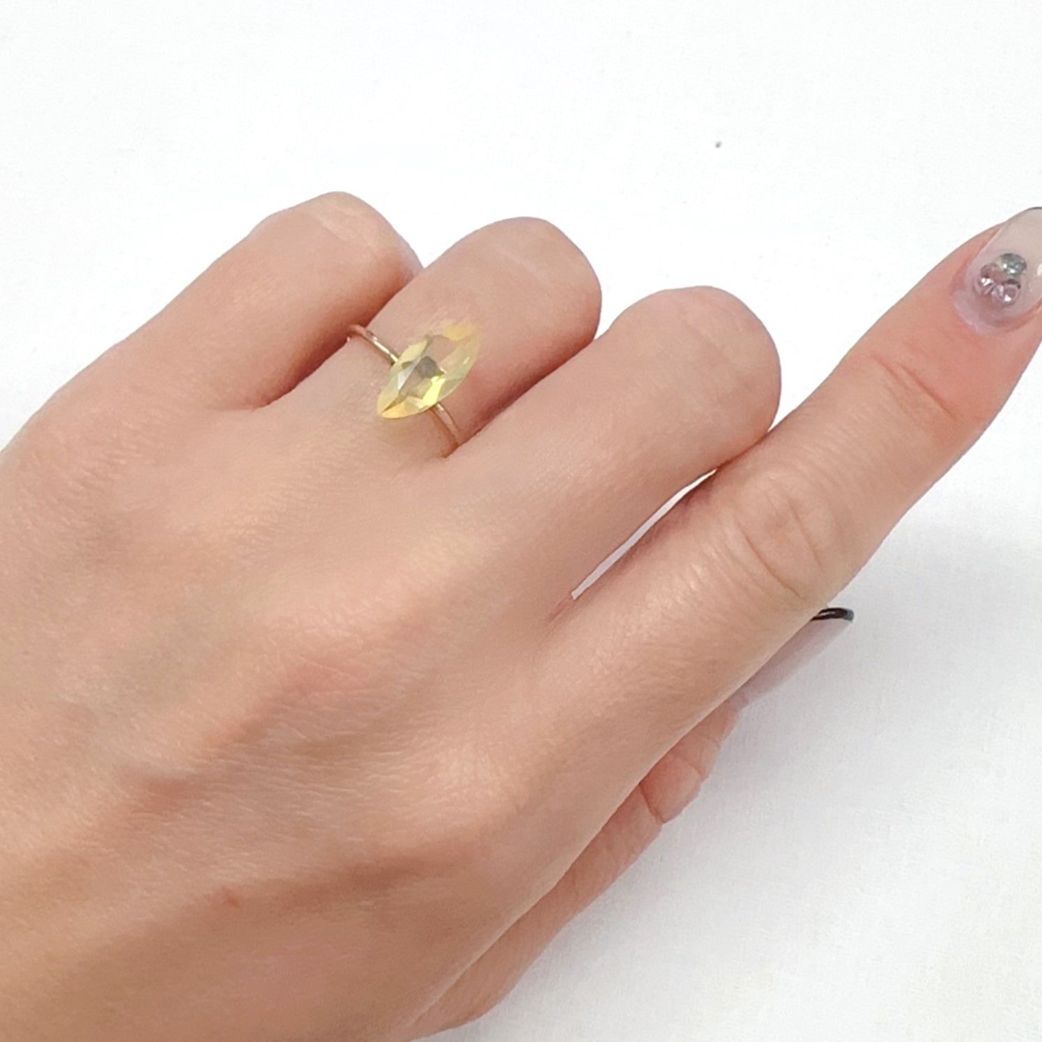 イエローオパール メキシコ産 1.06ct[240226197]12.8x6mm前後