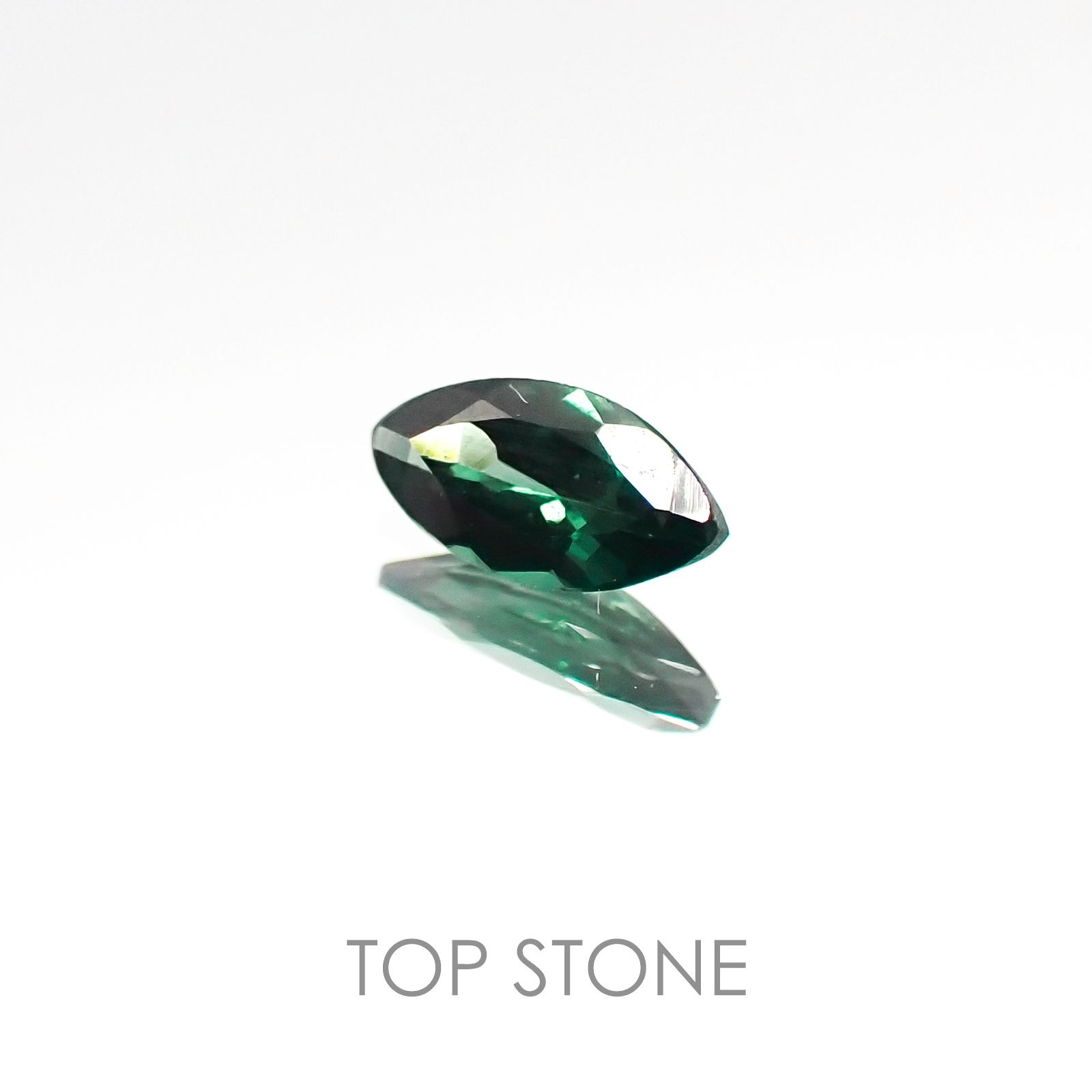 カラーチェンジガーネット(アレキタイプ) マダガスカル・ベキリー産 ルース 0.258ct[20106602]6×3mm前後