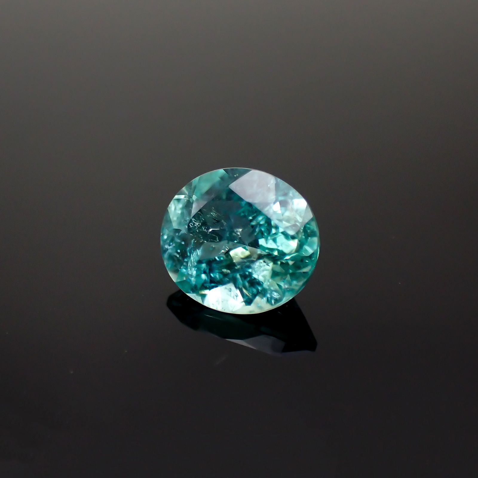 パライバトルマリン モザンビーク産 1.40ct[19111758]7.8×6.8mm前後