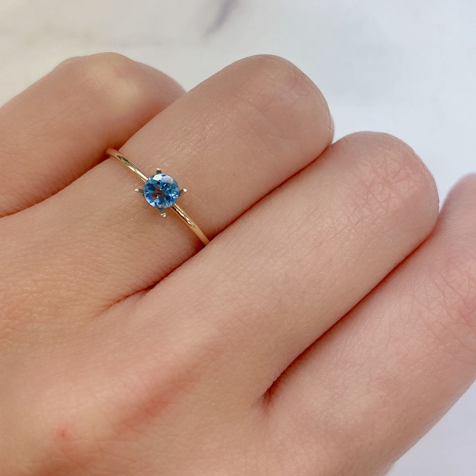ランダムセレクト1個販売> スイスブルートパーズSA(宝石名ブルー