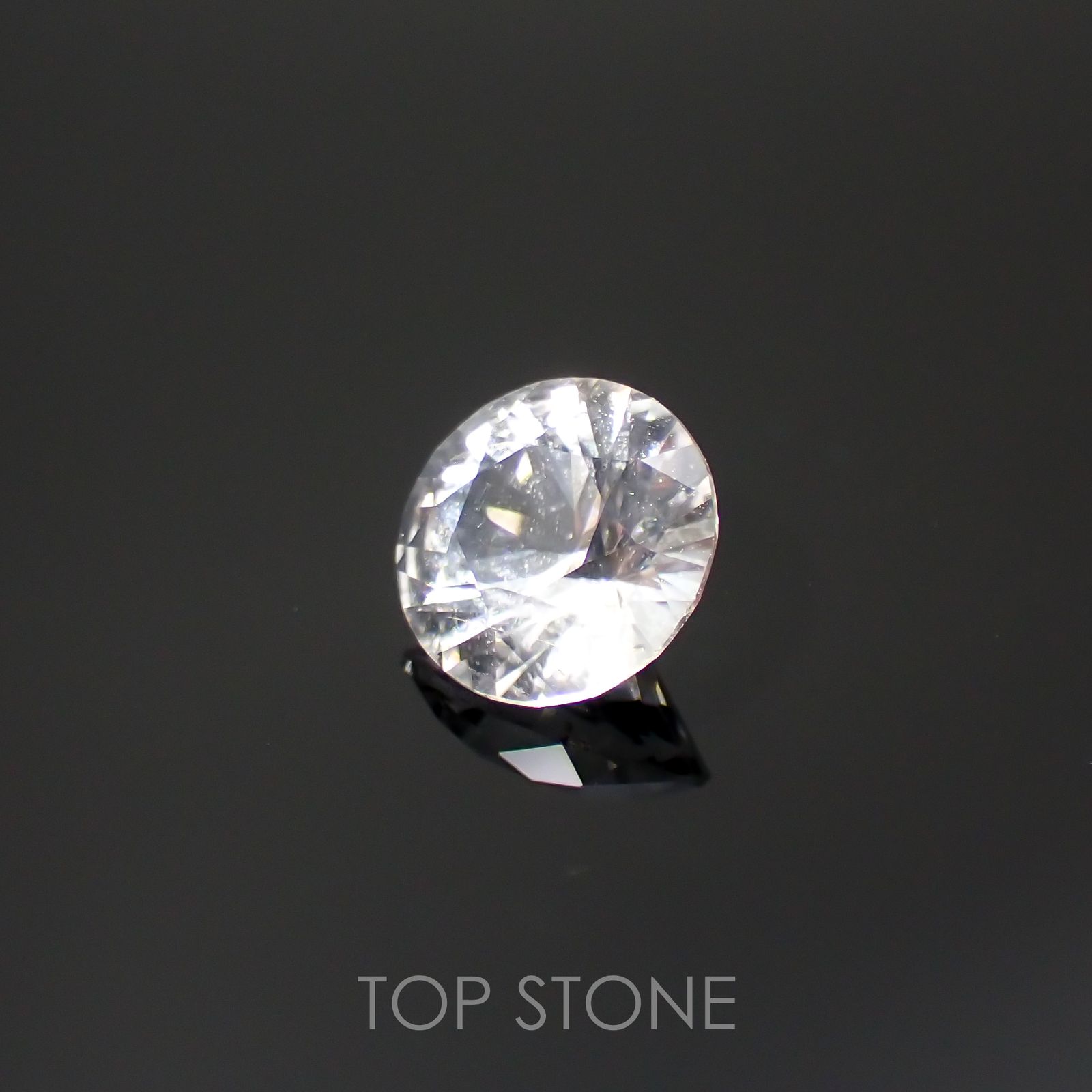 フェナカイト(宝石名フェナカイト)ブラジル産 0.83ct 識別済[220115167]6.5x6.5mm前後