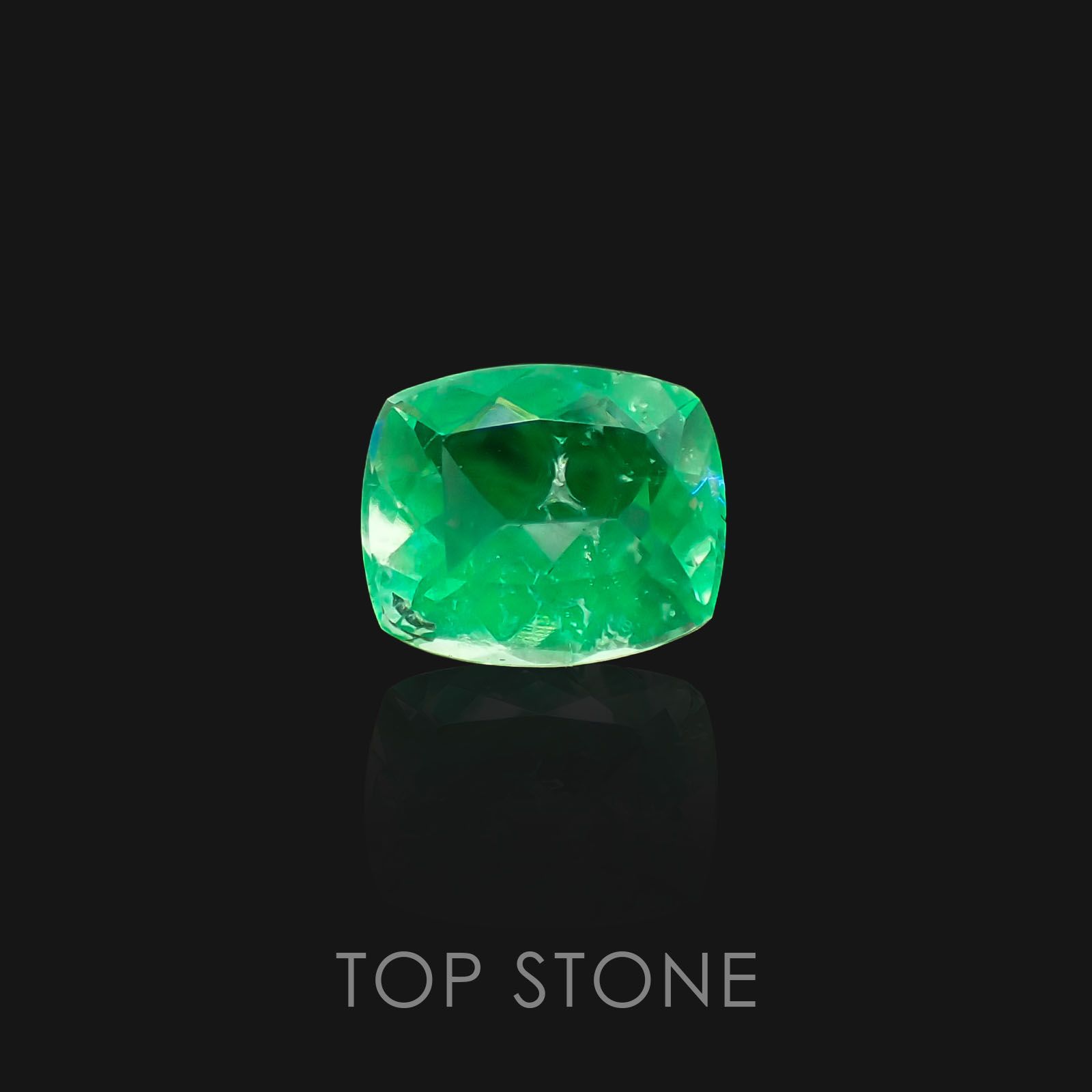 ハイアライトオパール メキシコ産 ルース 0.85ct[20095265]7.2×6.1mm前後