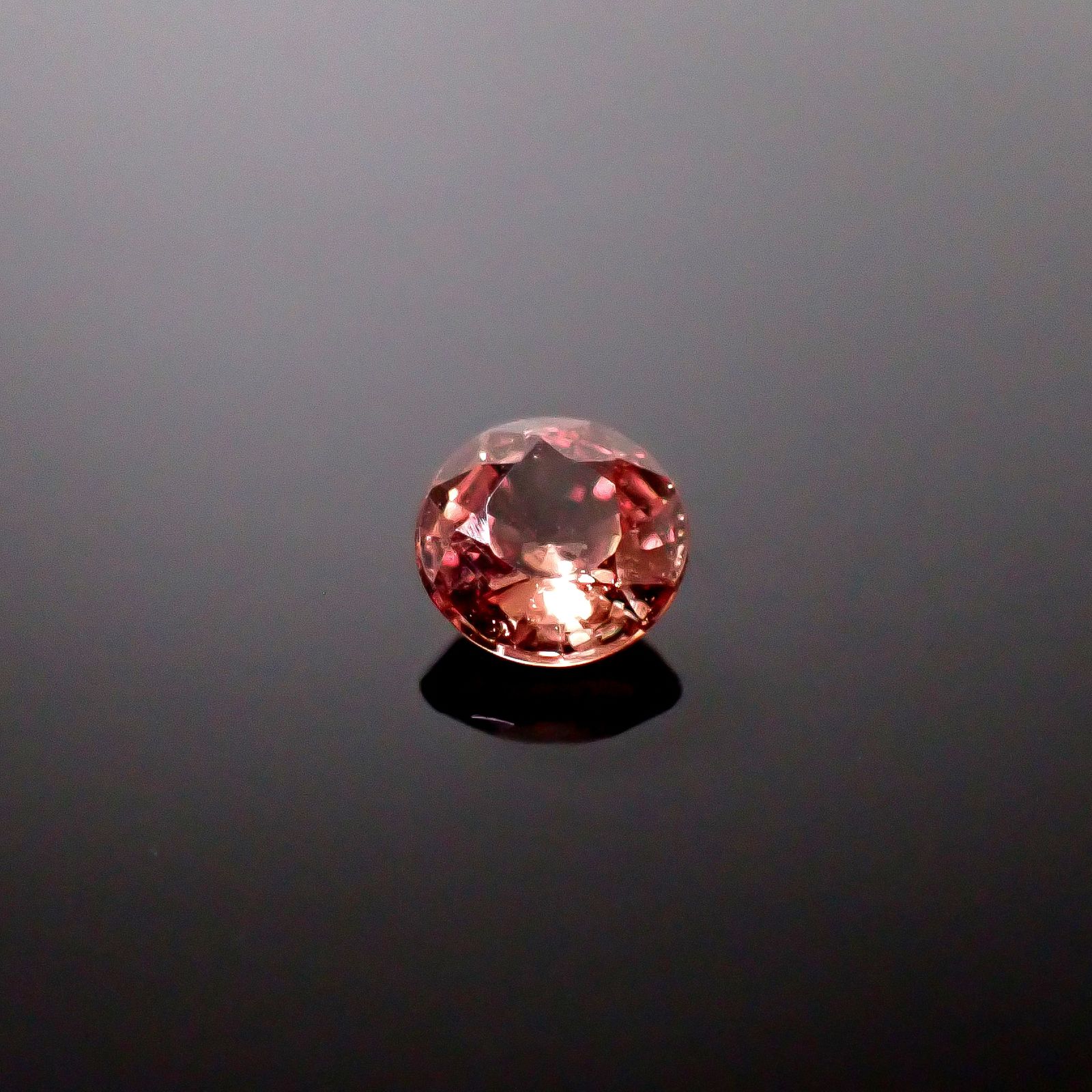 パパラチャサファイア 非加熱(宝石名サファイア/別名パパラチャ・サファイア)スリランカ/マダガスカル産 GIA鑑付 0.58ct / 4.95x5mm前後 [260131615]