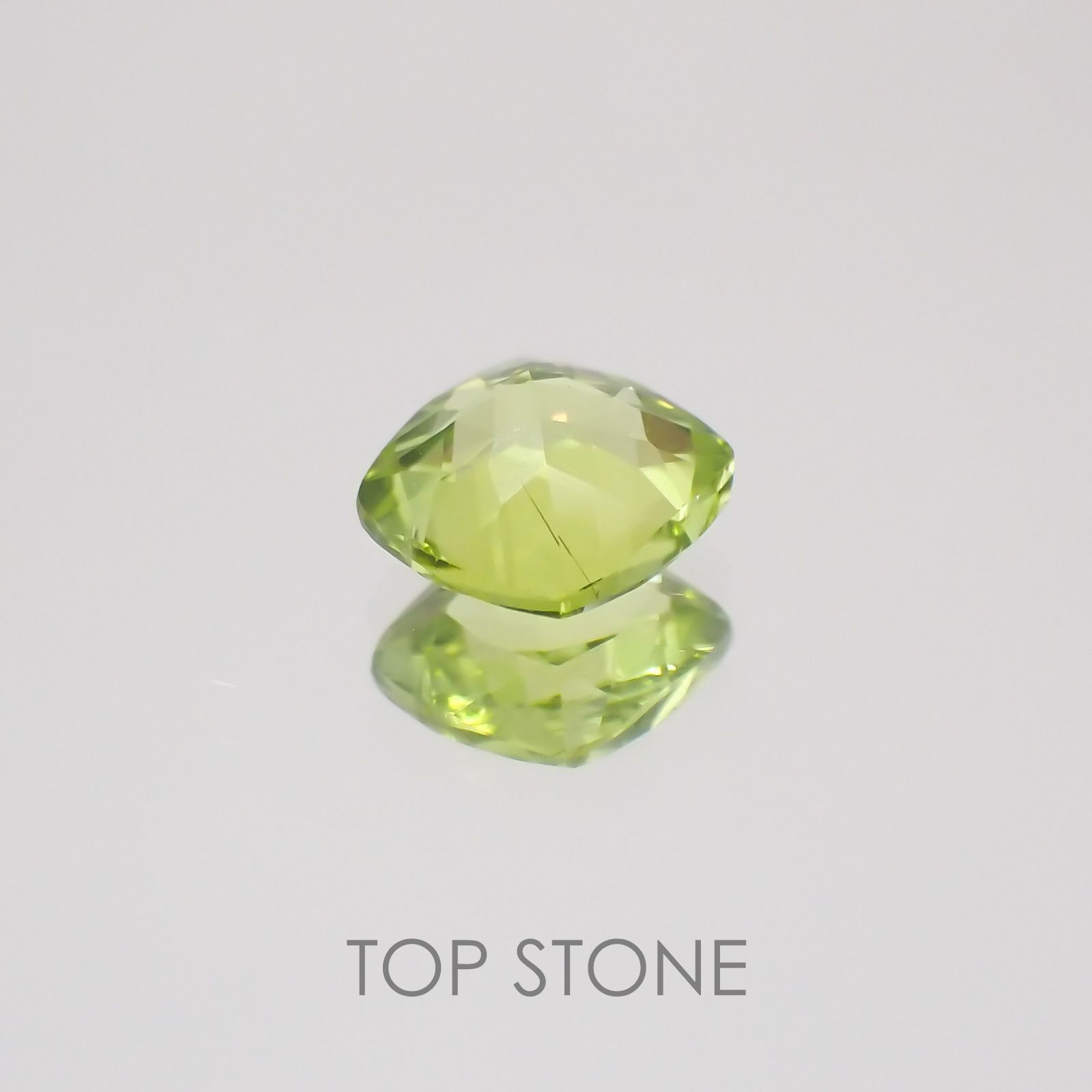 グリーンエンスタタイト カメルーン産 ルース 0.52ct[20128855]4.6×4.6mm前後