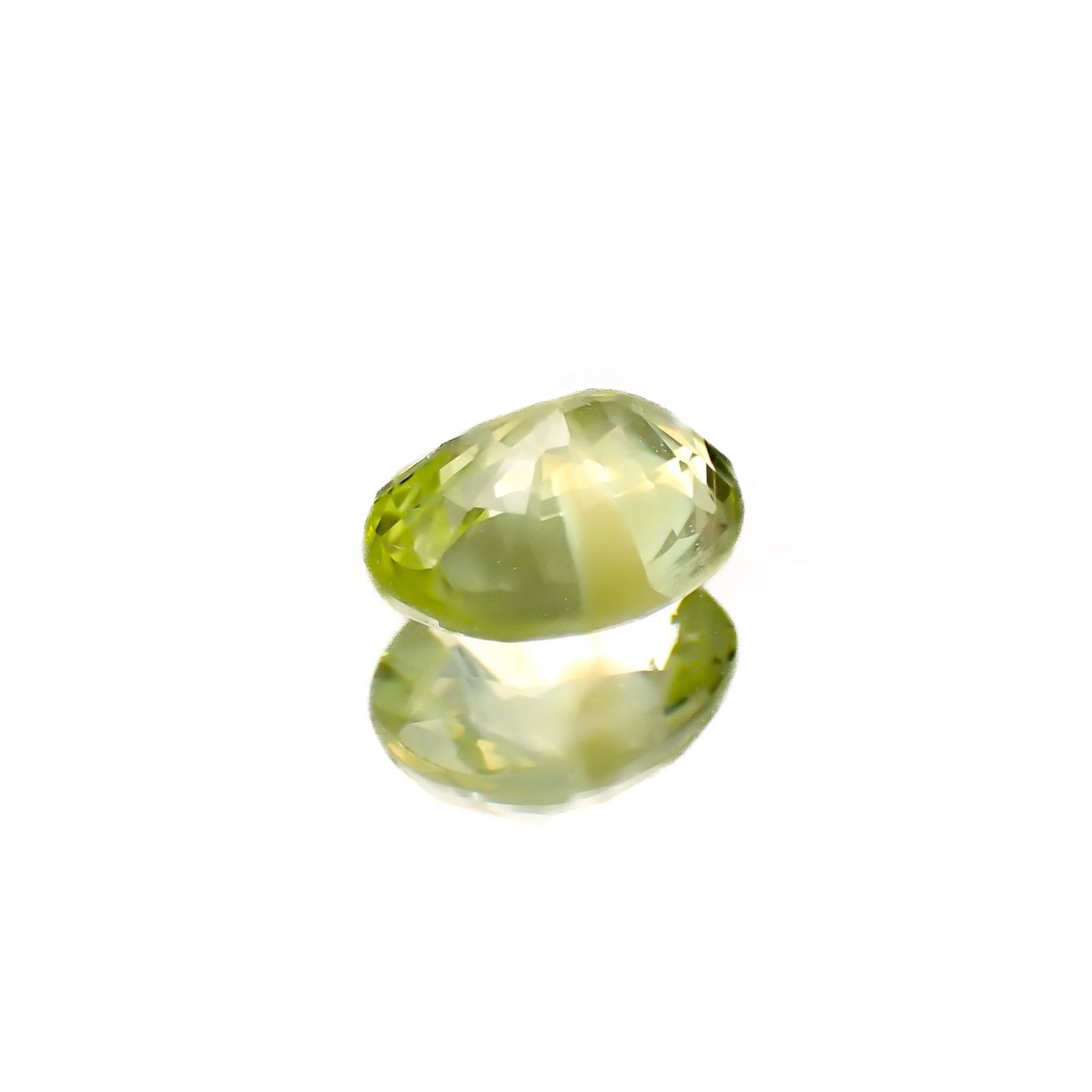 クリソベリル(宝石名クリソベリル)マダガスカル産 識別済 1.02ct / 6.7x5.4mm前後 [220817452]